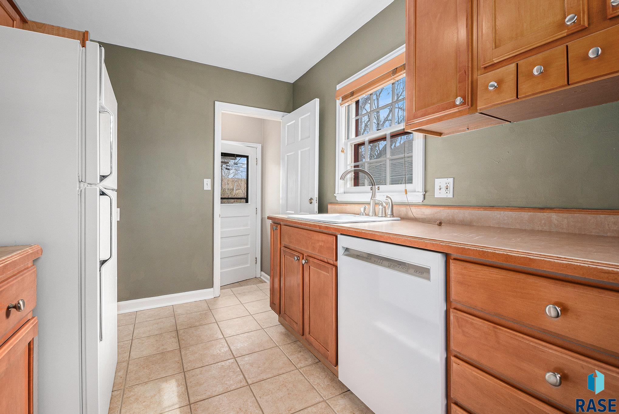 2202 S Center Ave Avenue, Sioux Falls, New Jersey image 6