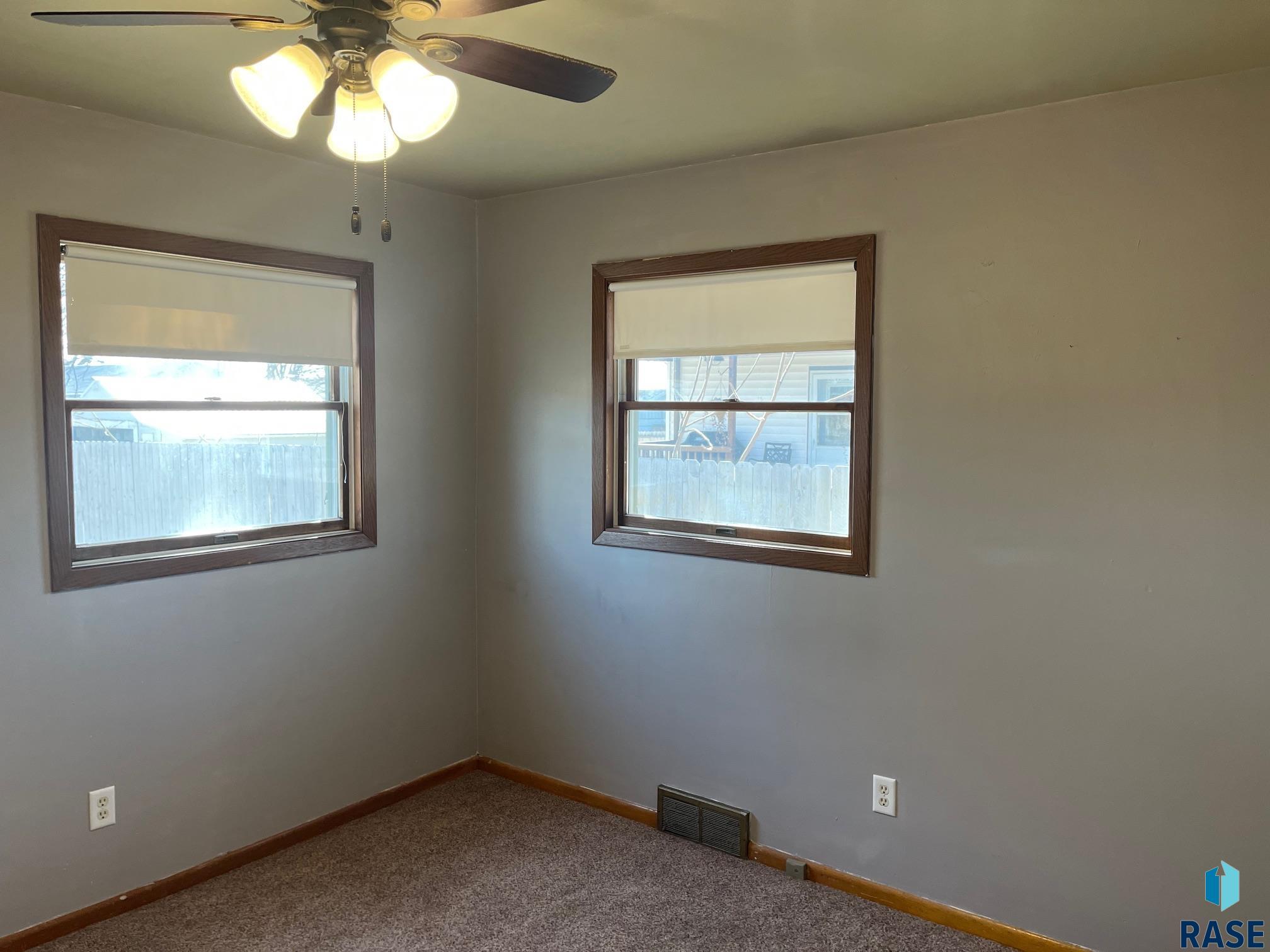 311 W Vermont Ave Avenue, Salem, South Dakota image 10