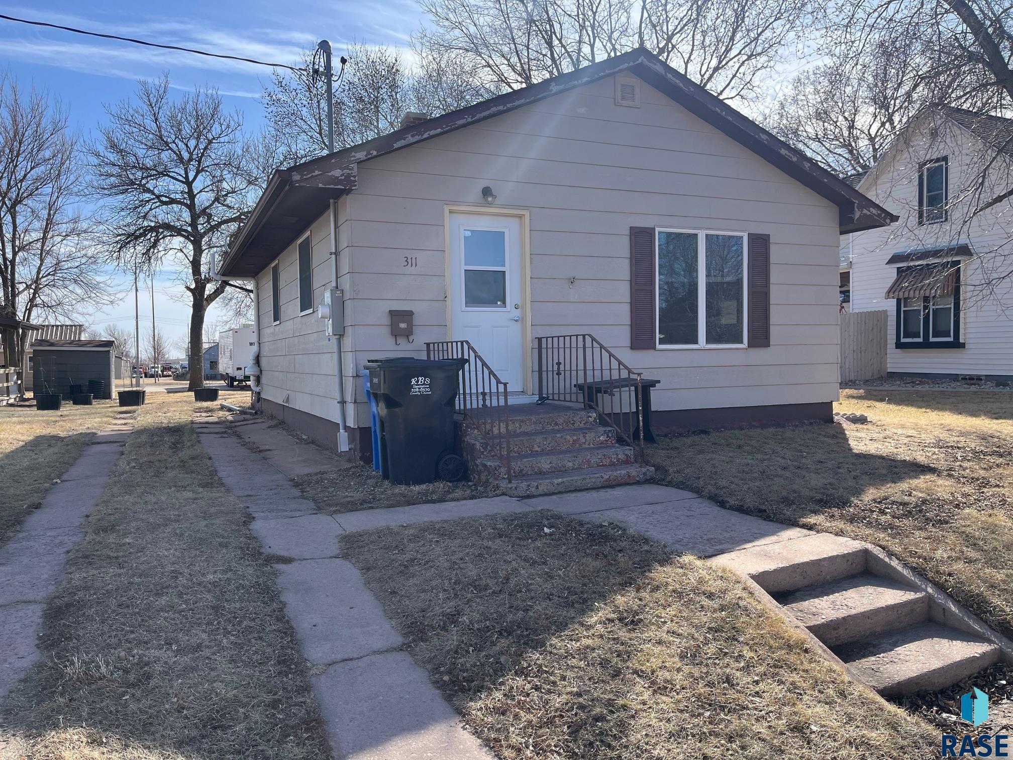 311 W Vermont Ave Avenue, Salem, South Dakota image 22