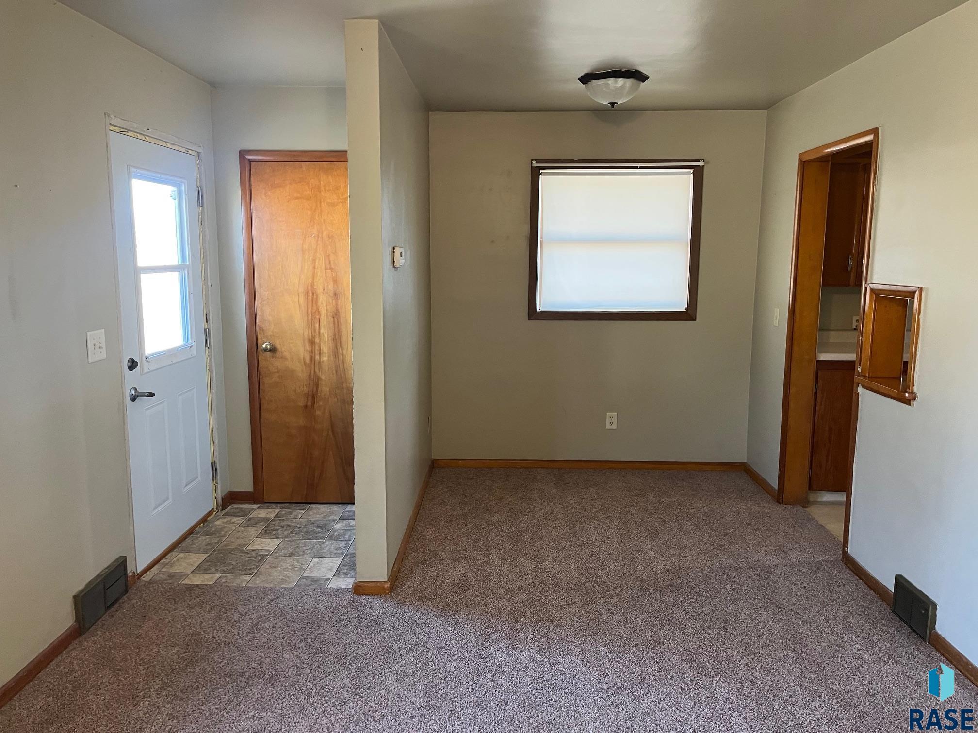 311 W Vermont Ave Avenue, Salem, South Dakota image 4