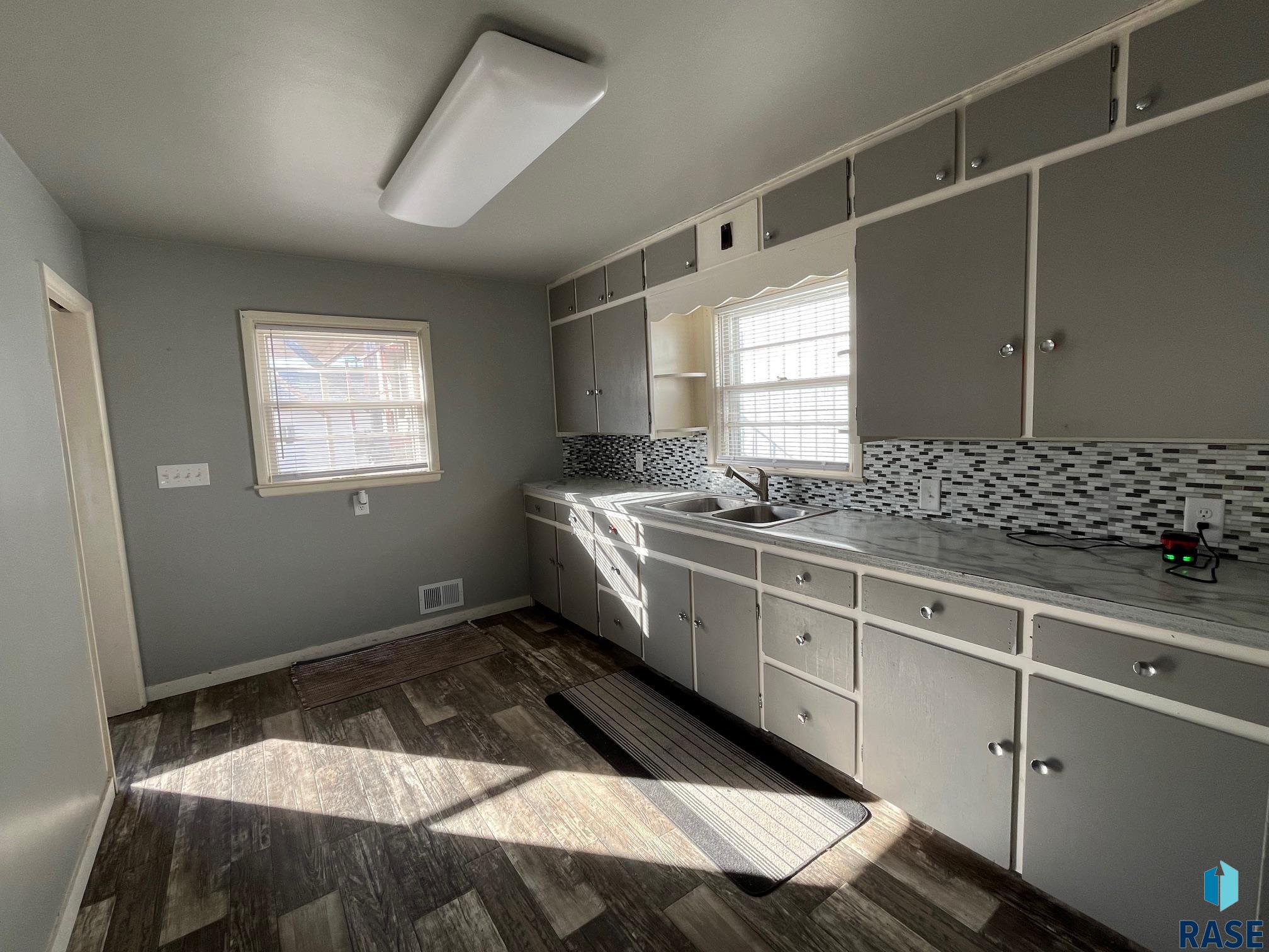 115 S Blair Ave Avenue, Canton, South Dakota image 11