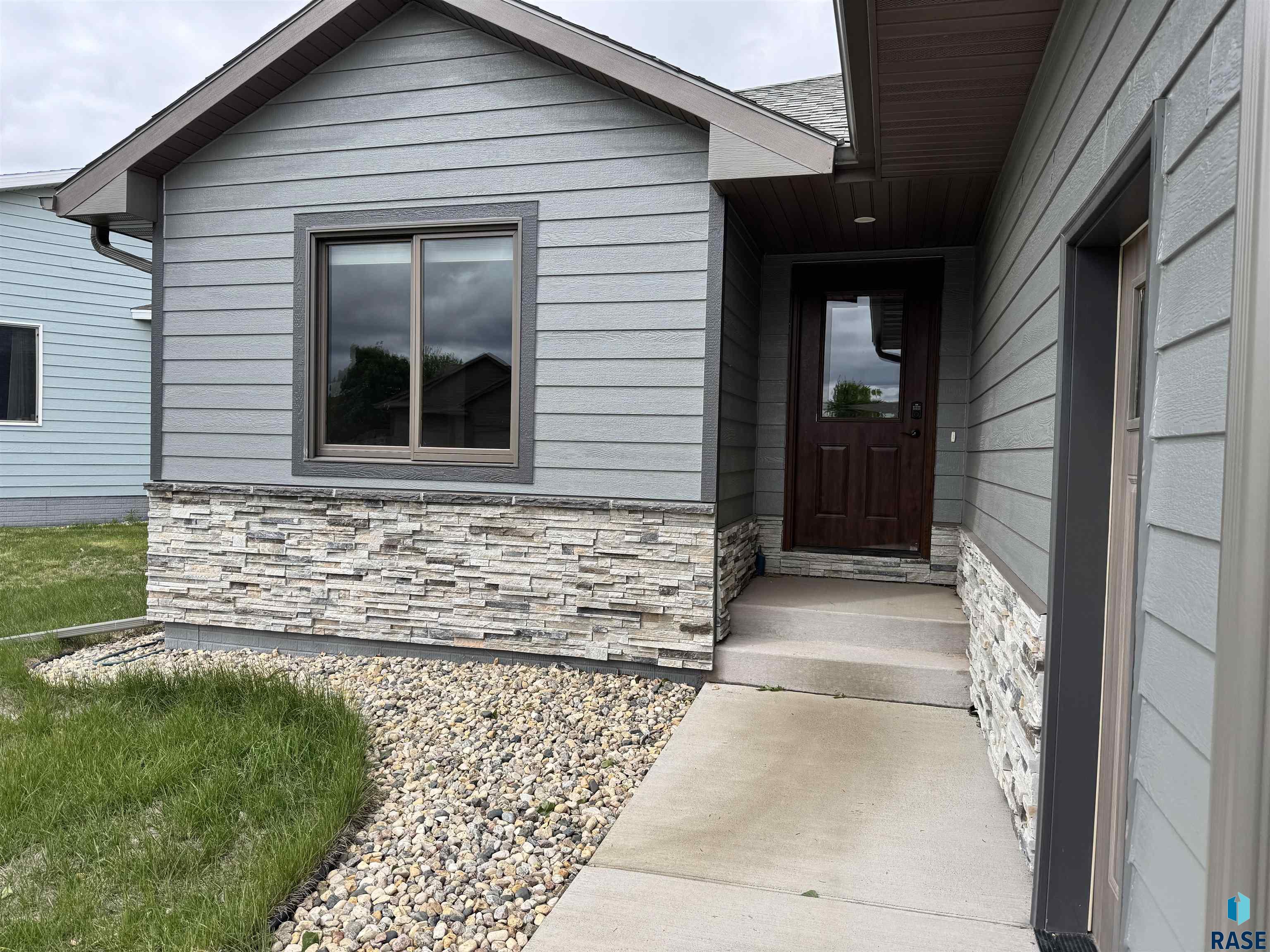 504 Cedar Dr Drive, Harrisburg, South Dakota image 2
