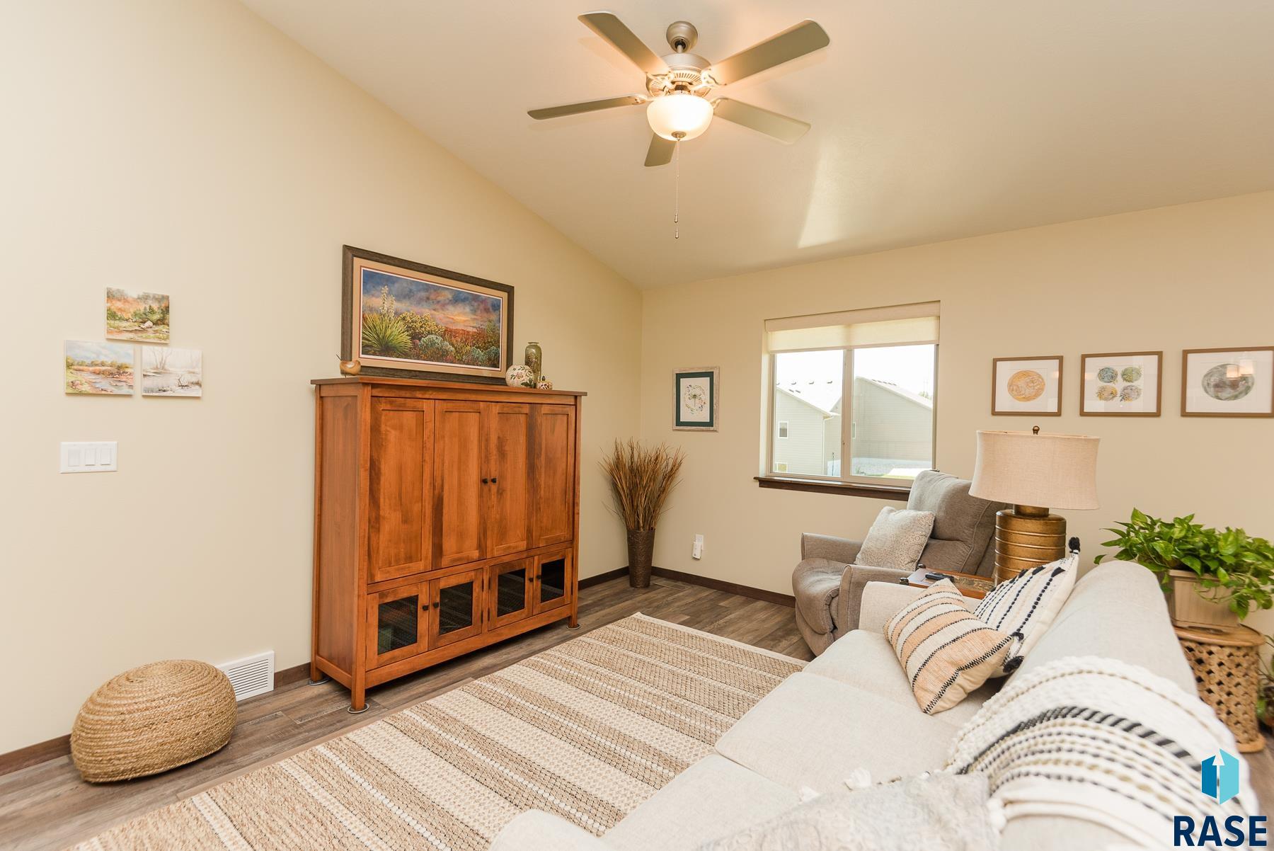 1102 N Brennan Ct Court, Sioux Falls, South Dakota image 12