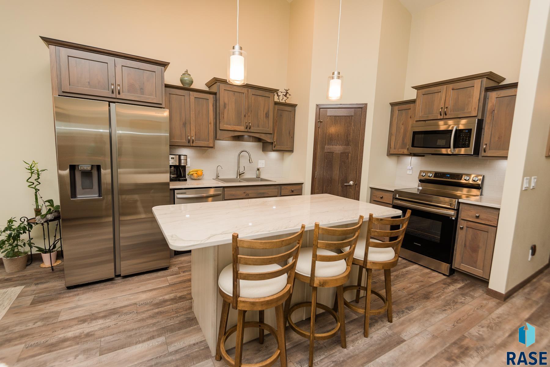 1102 N Brennan Ct Court, Sioux Falls, South Dakota image 5