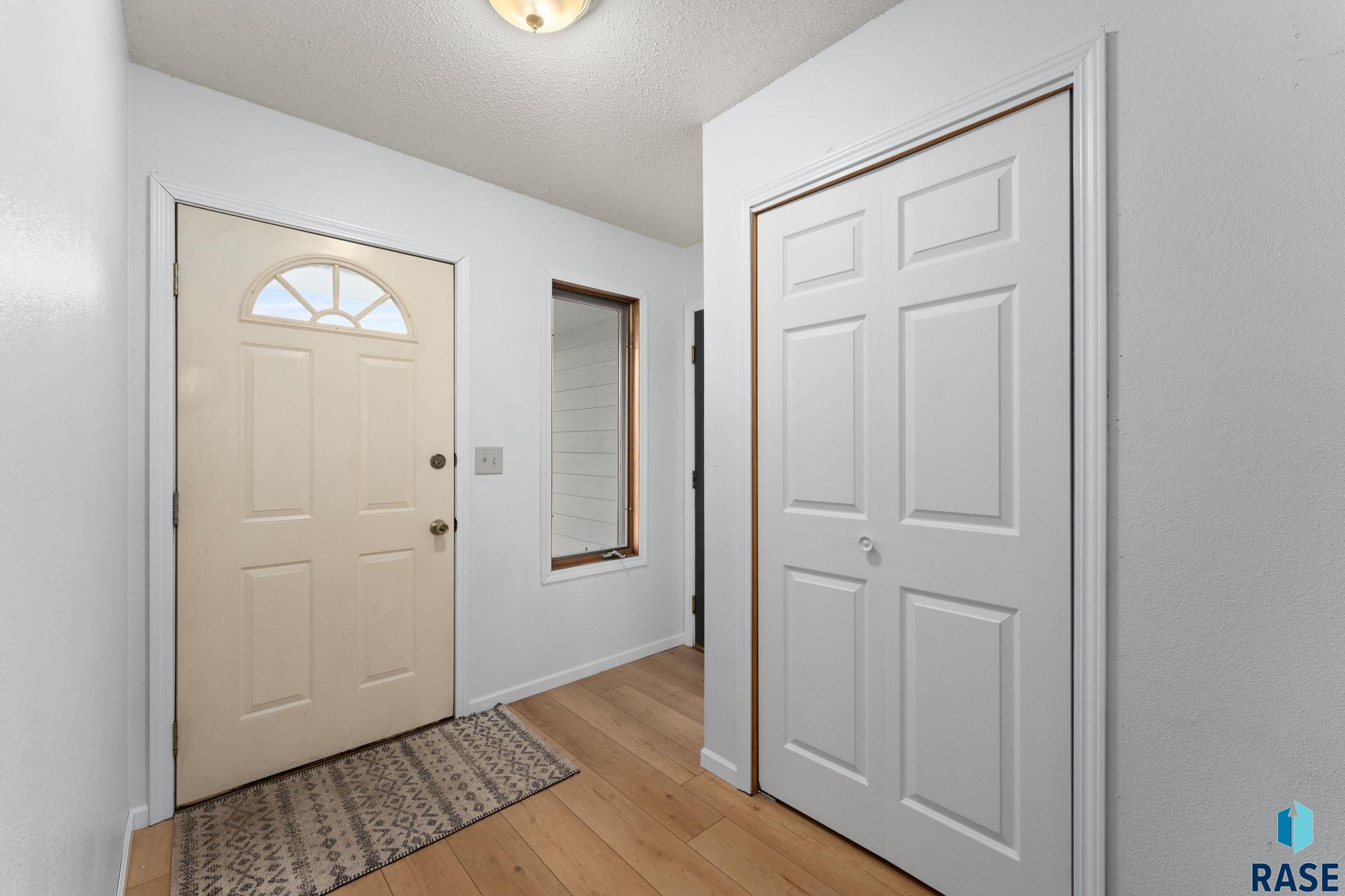 304 Birchwood Cir Circle, Brandon, South Dakota image 4