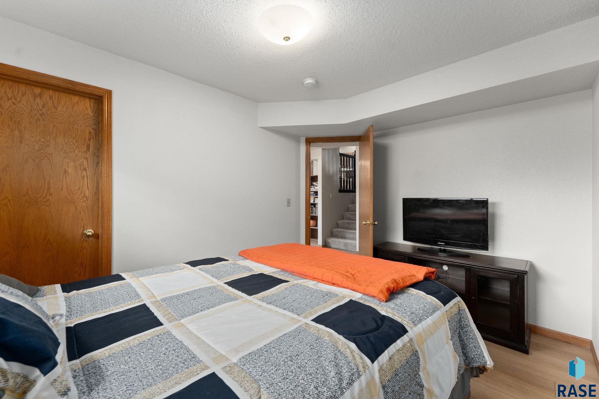 304 Birchwood Cir Circle, Brandon, South Dakota image 19