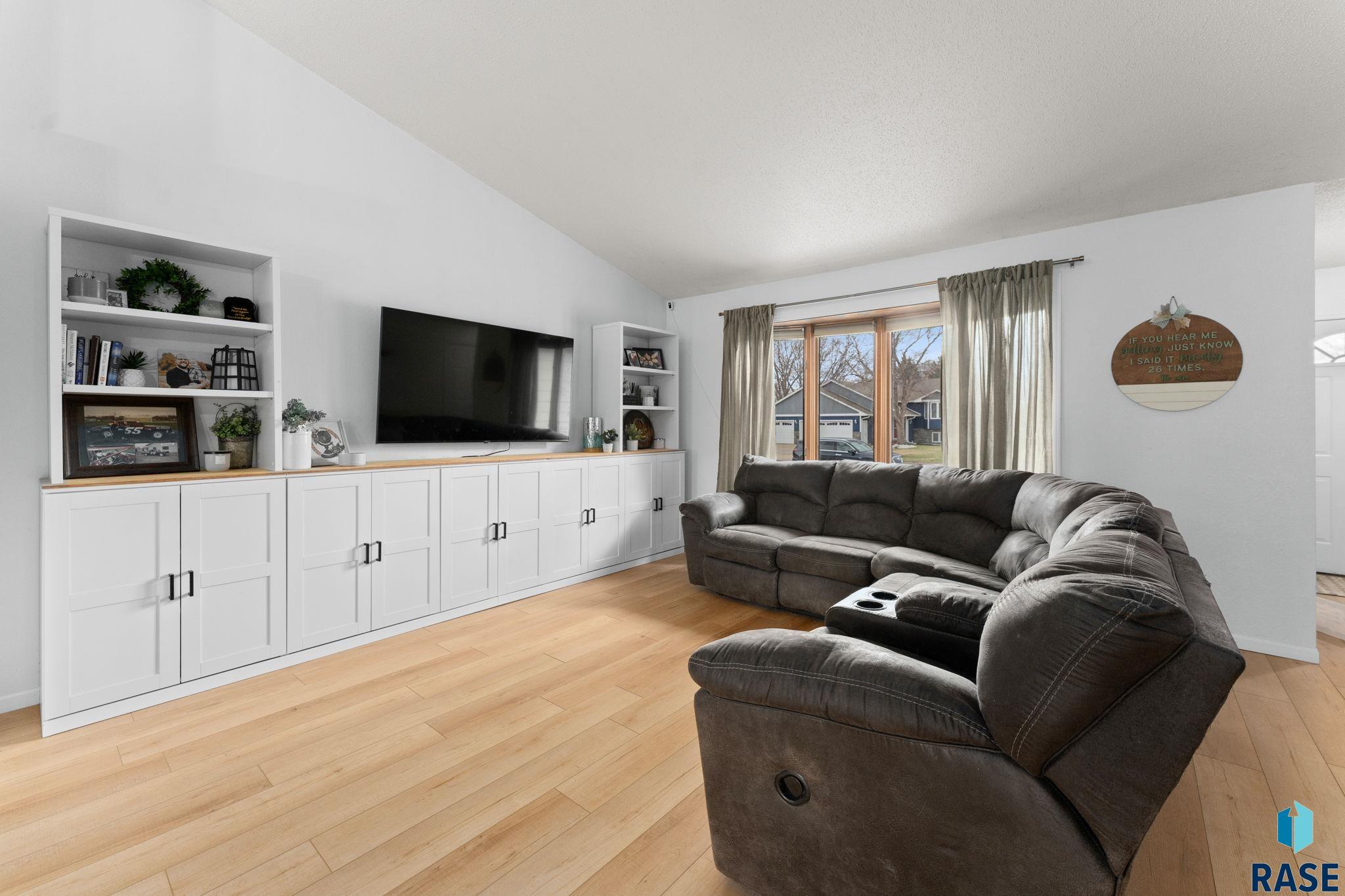 304 Birchwood Cir Circle, Brandon, South Dakota image 5