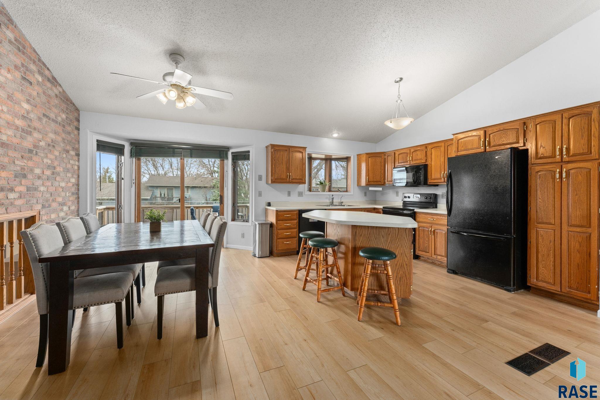 304 Birchwood Cir Circle, Brandon, South Dakota image 9