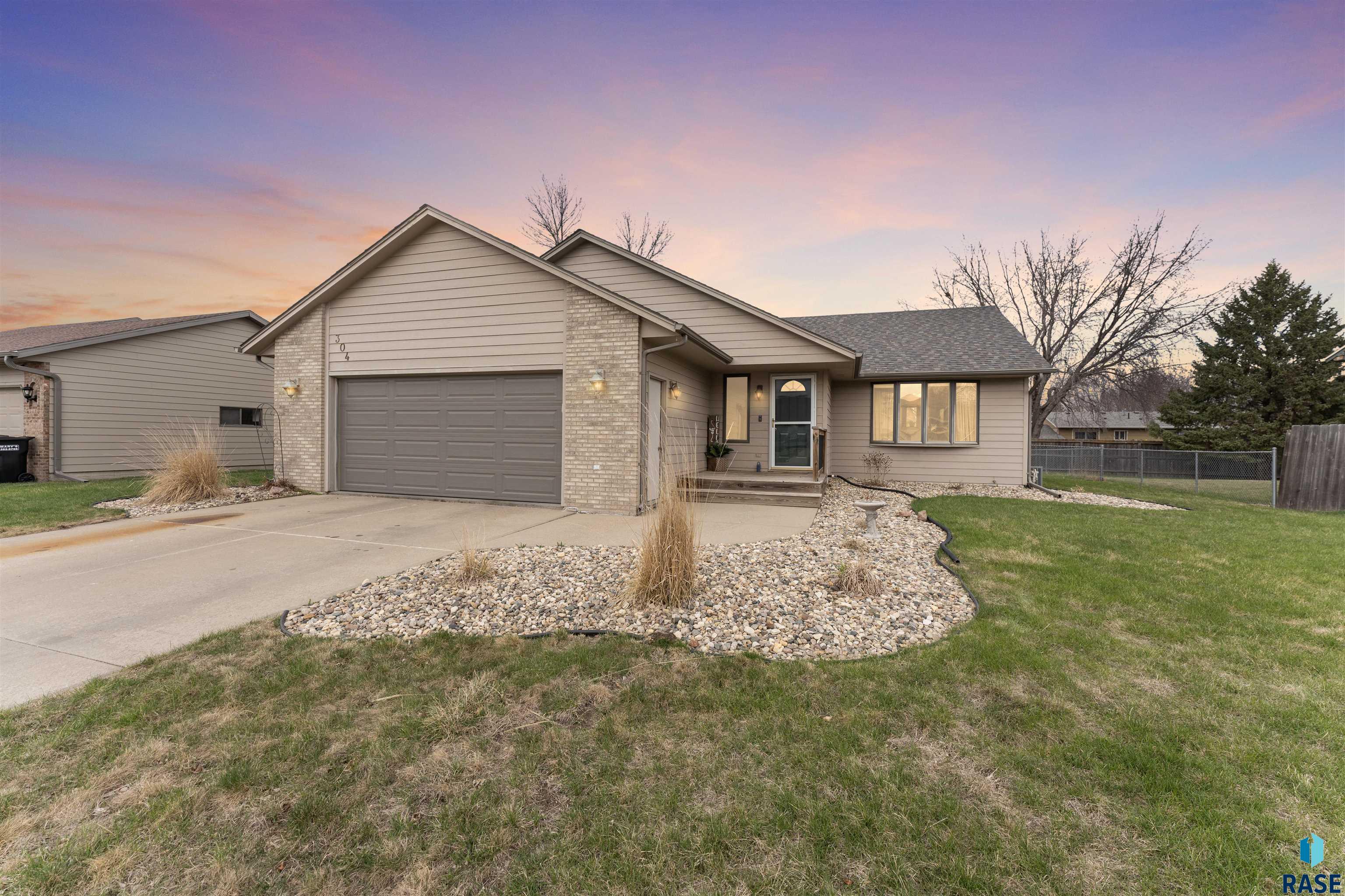 304 Birchwood Cir Circle, Brandon, South Dakota image 1