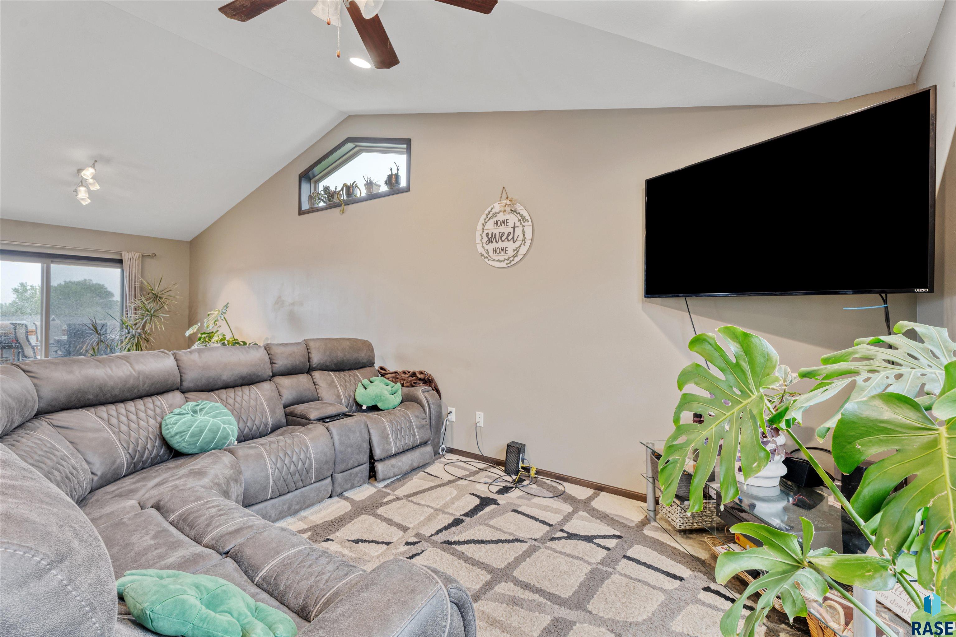 1716 E Tracy Ln Lane, Sioux Falls, New Jersey image 5