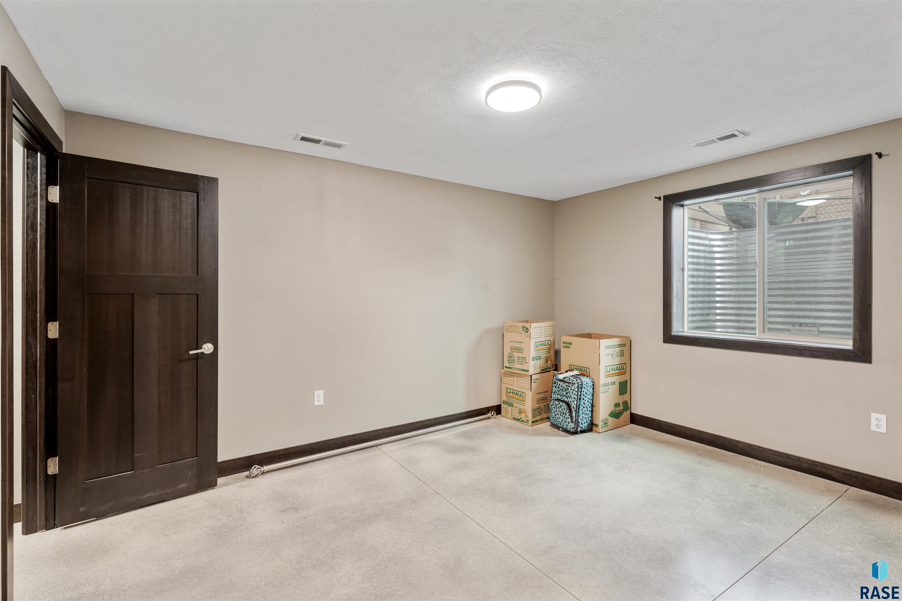1716 E Tracy Ln Lane, Sioux Falls, New Jersey image 26