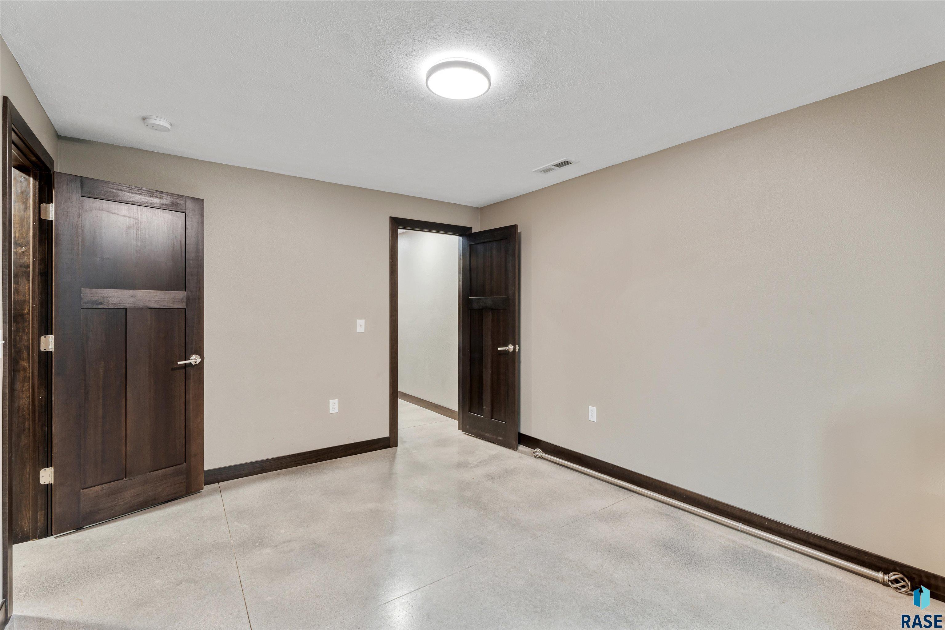 1716 E Tracy Ln Lane, Sioux Falls, New Jersey image 27