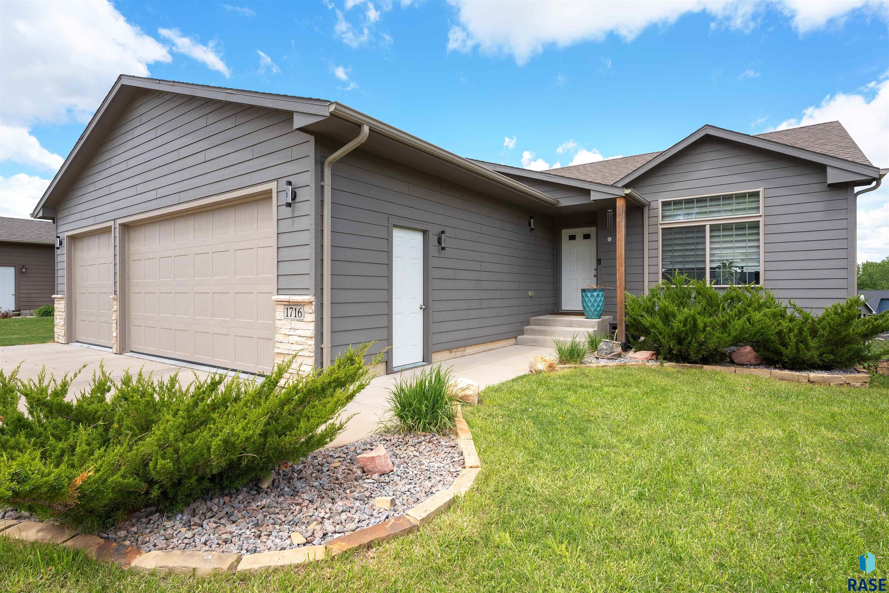 1716 E Tracy Ln Lane, Sioux Falls, New Jersey image 1