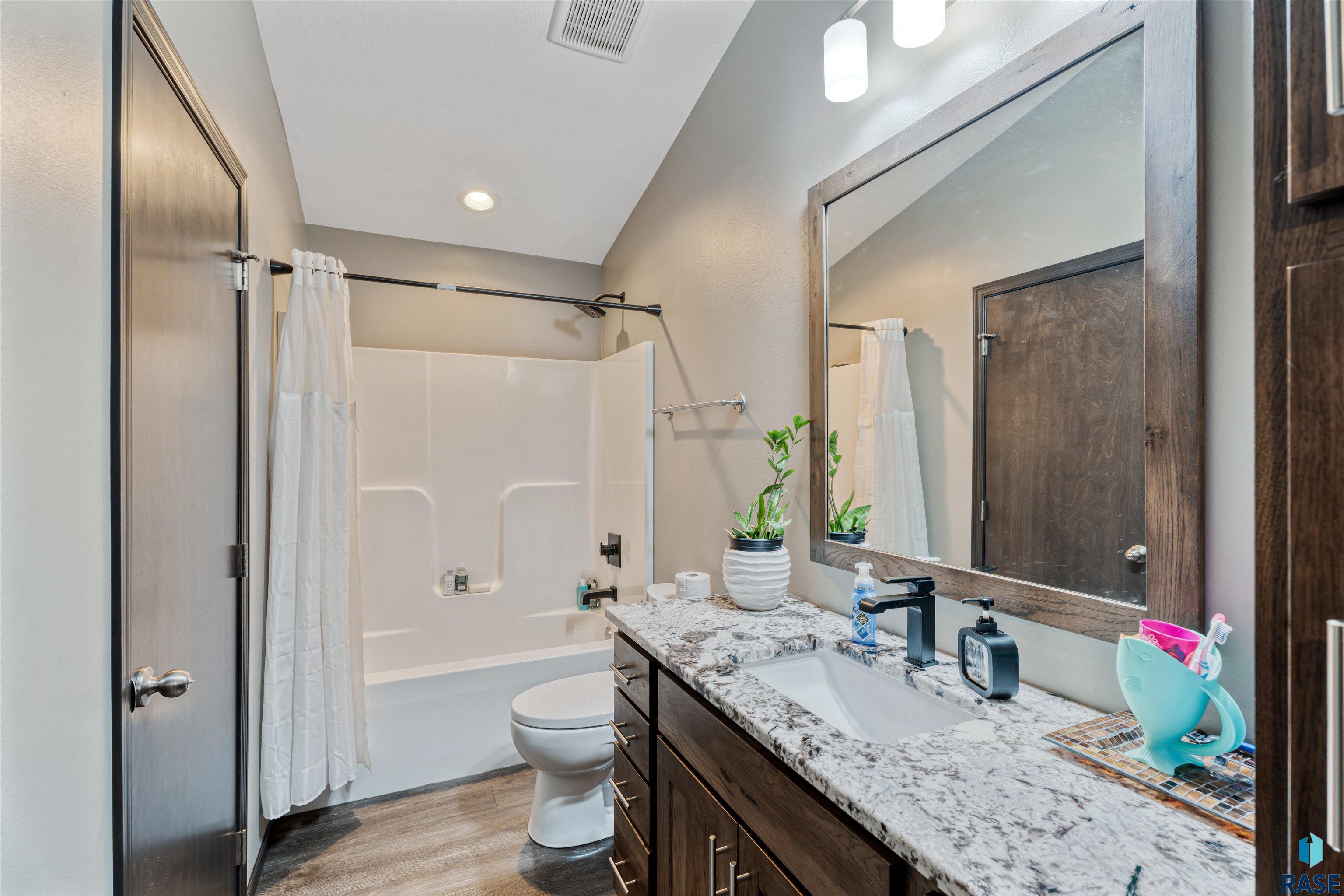 1716 E Tracy Ln Lane, Sioux Falls, New Jersey image 12