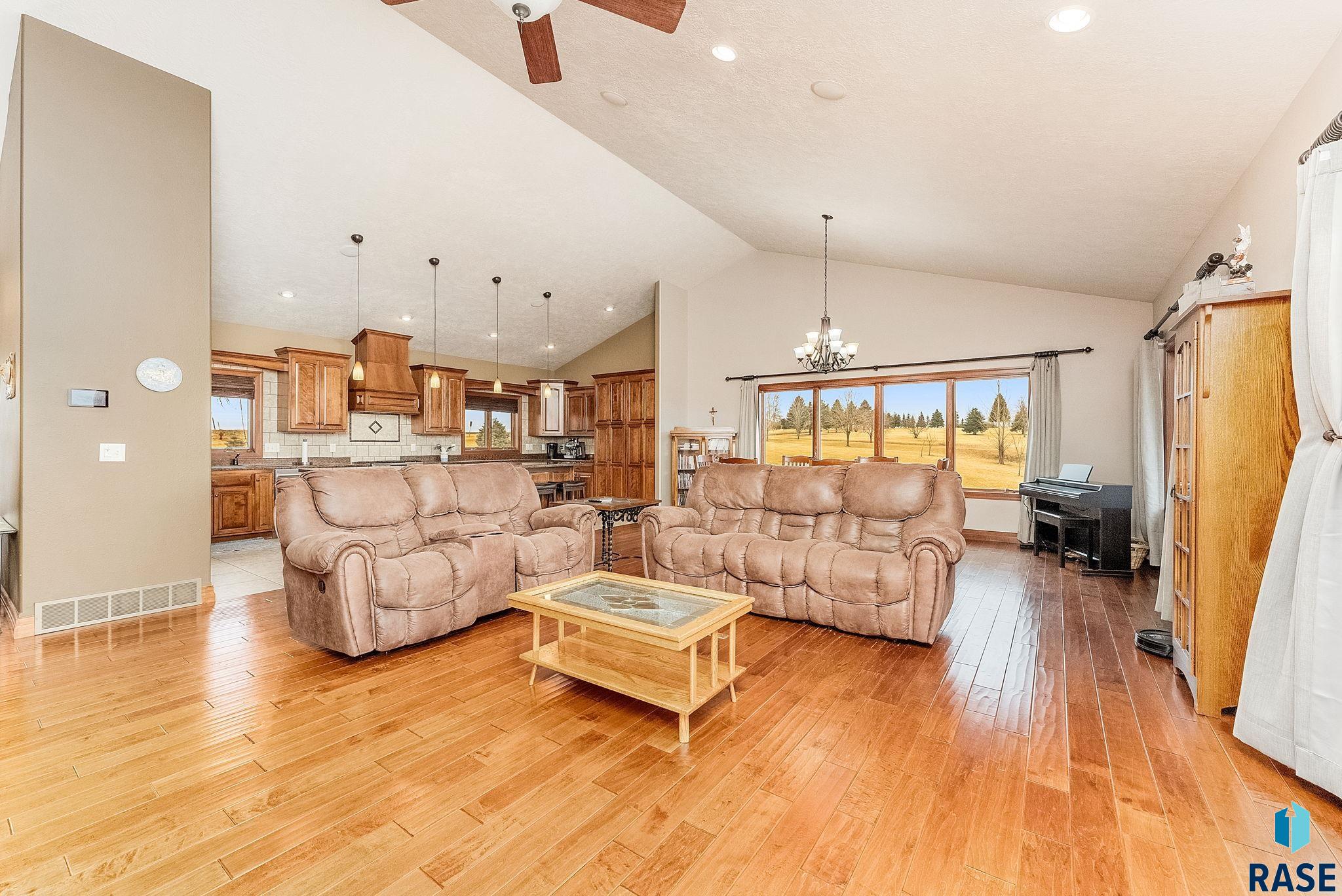 435 N Chestnut Blvd Boulevard, Brandon, South Dakota image 7