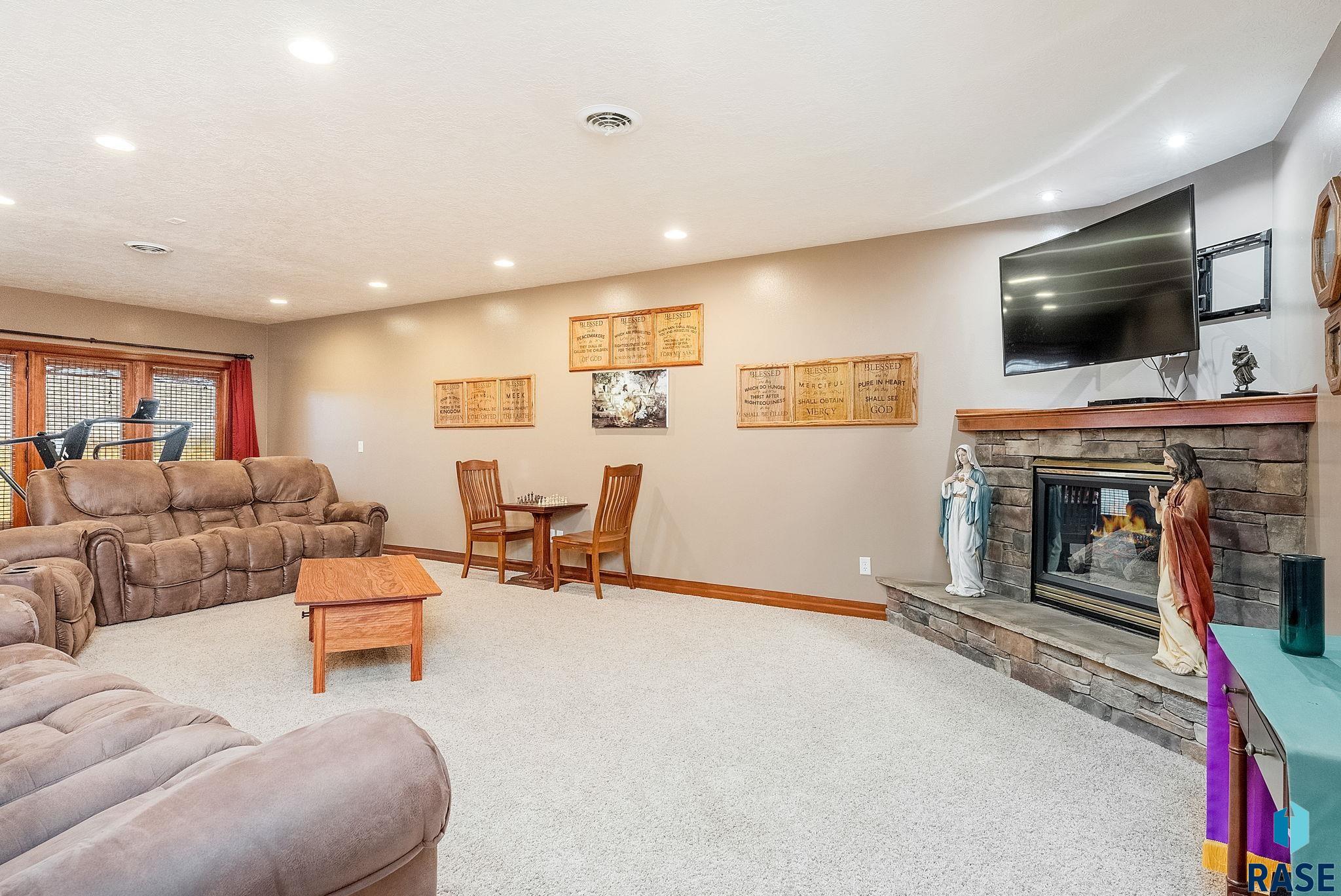 435 N Chestnut Blvd Boulevard, Brandon, South Dakota image 27