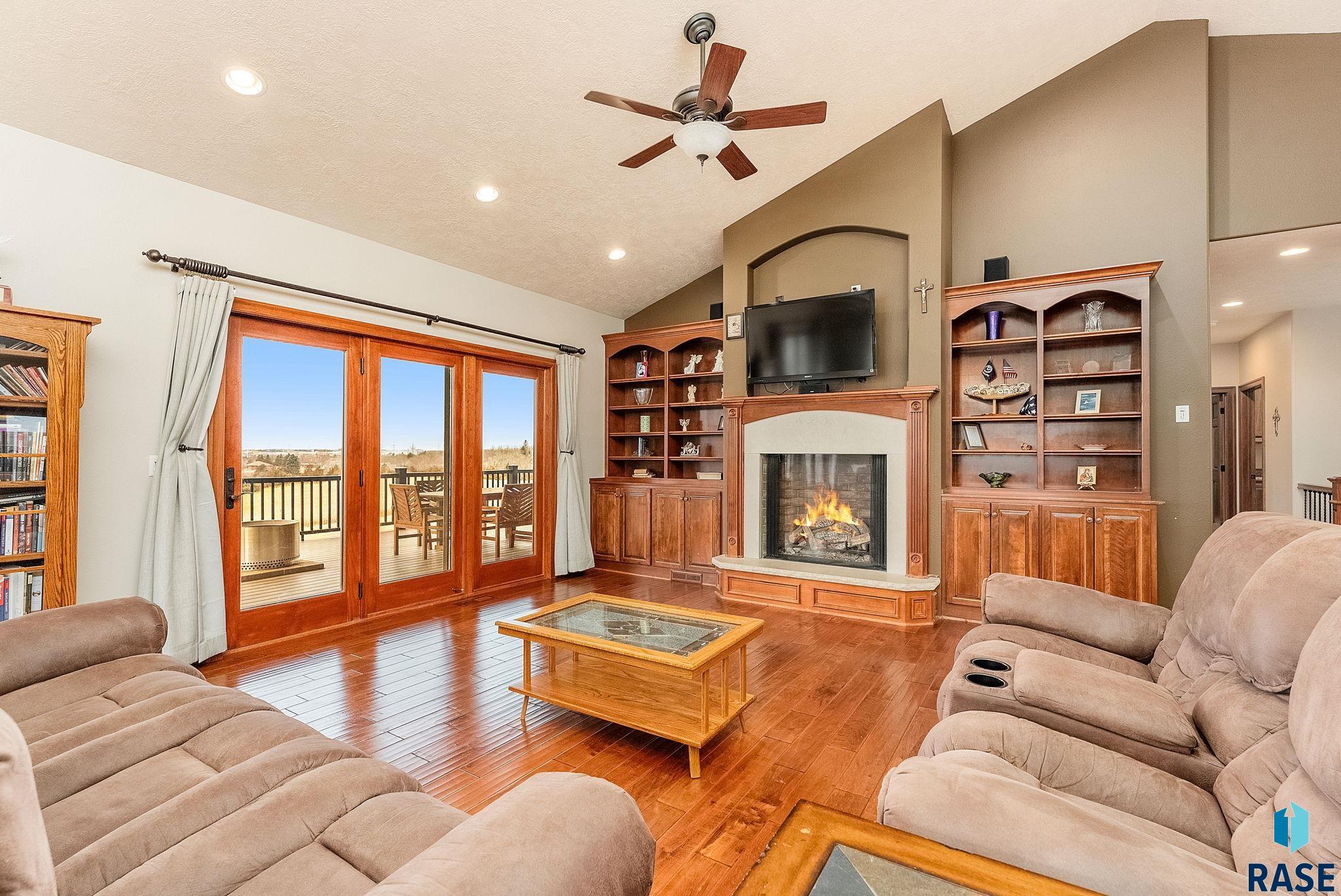435 N Chestnut Blvd Boulevard, Brandon, South Dakota image 4