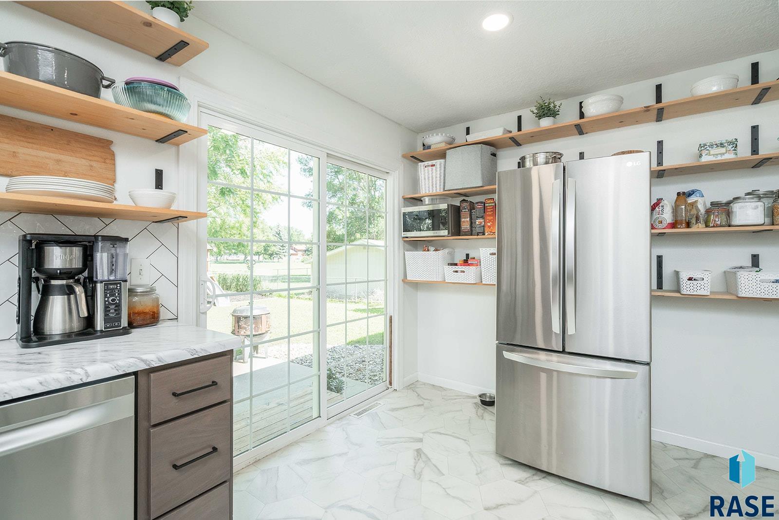 Sioux Falls, South Dakota 57106, United States, 4 Bedrooms Bedrooms, ,2 BathroomsBathrooms,Residential,Active,206854