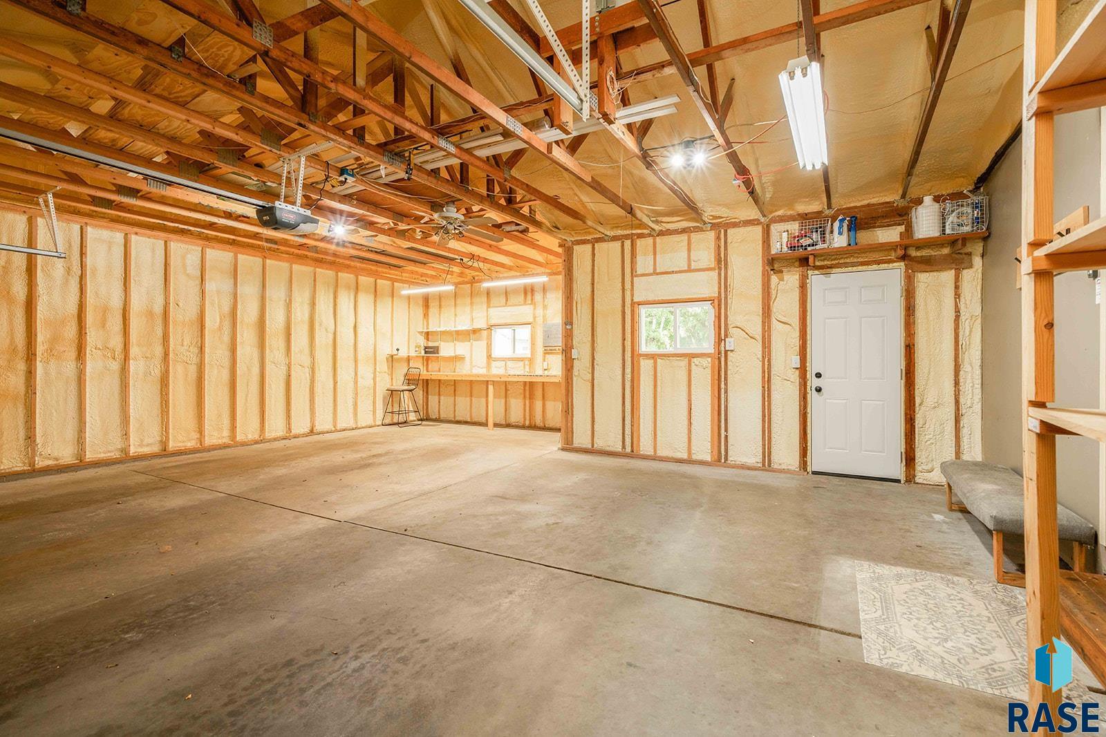 Sioux Falls, South Dakota 57106, United States, 4 Bedrooms Bedrooms, ,2 BathroomsBathrooms,Residential,Active,206854