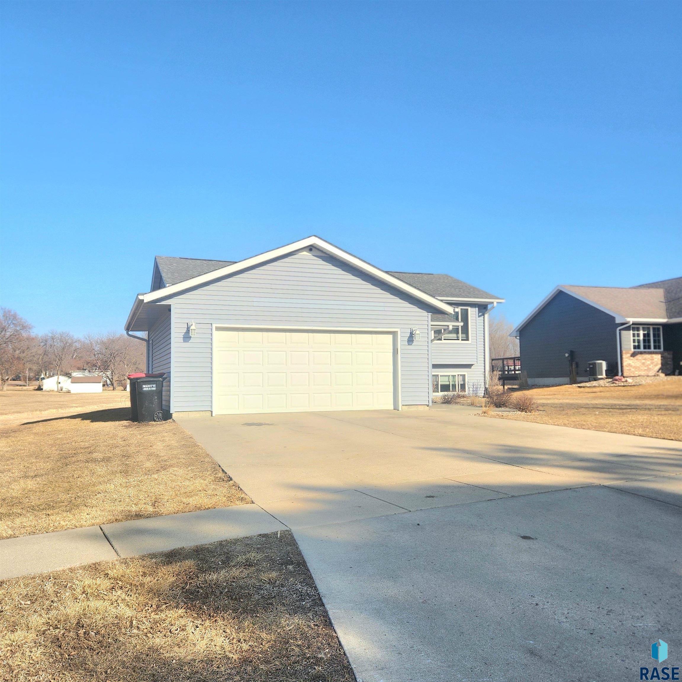 502 Kay Lee St Street, Valley Springs, South Dakota image 3