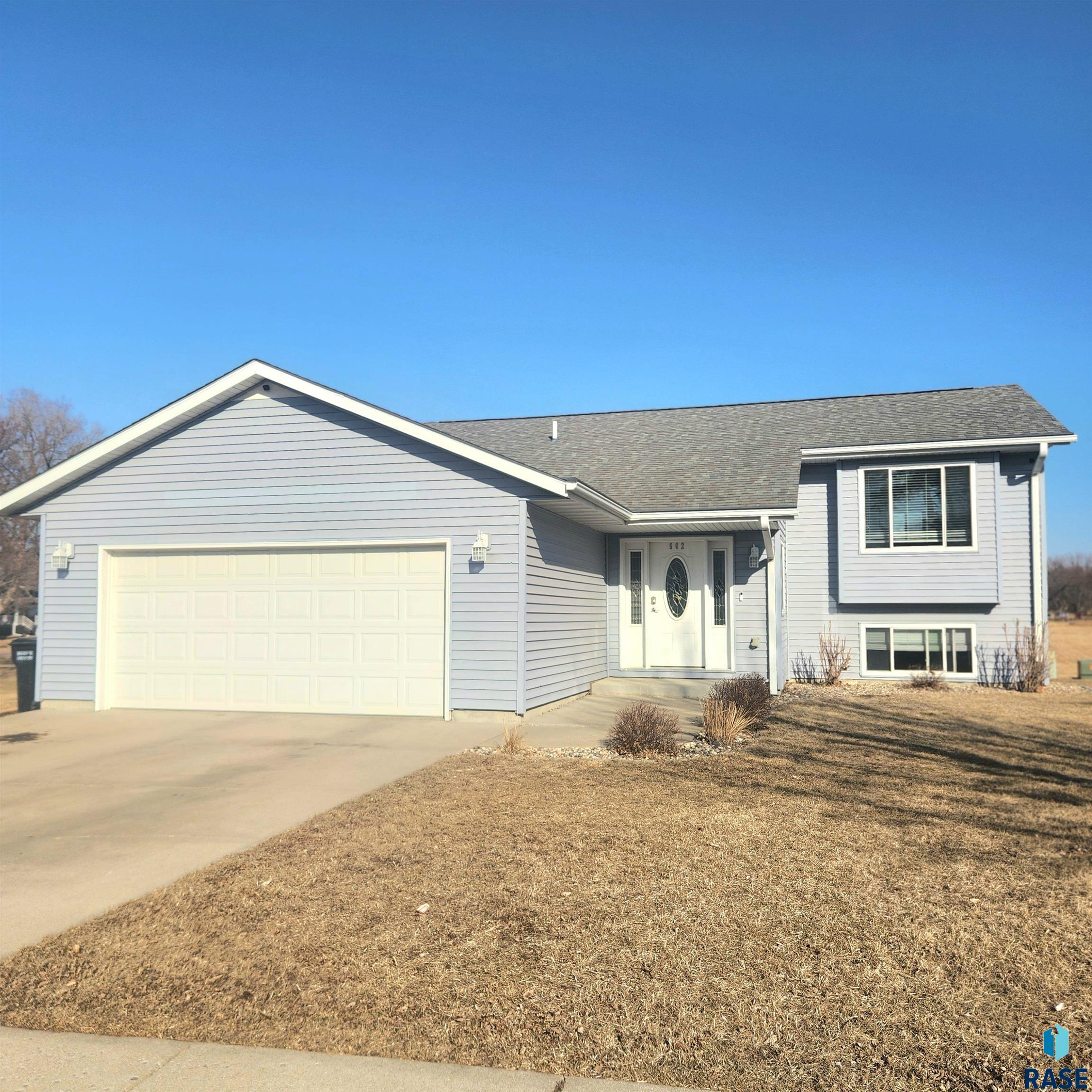 502 Kay Lee St Street, Valley Springs, South Dakota image 1