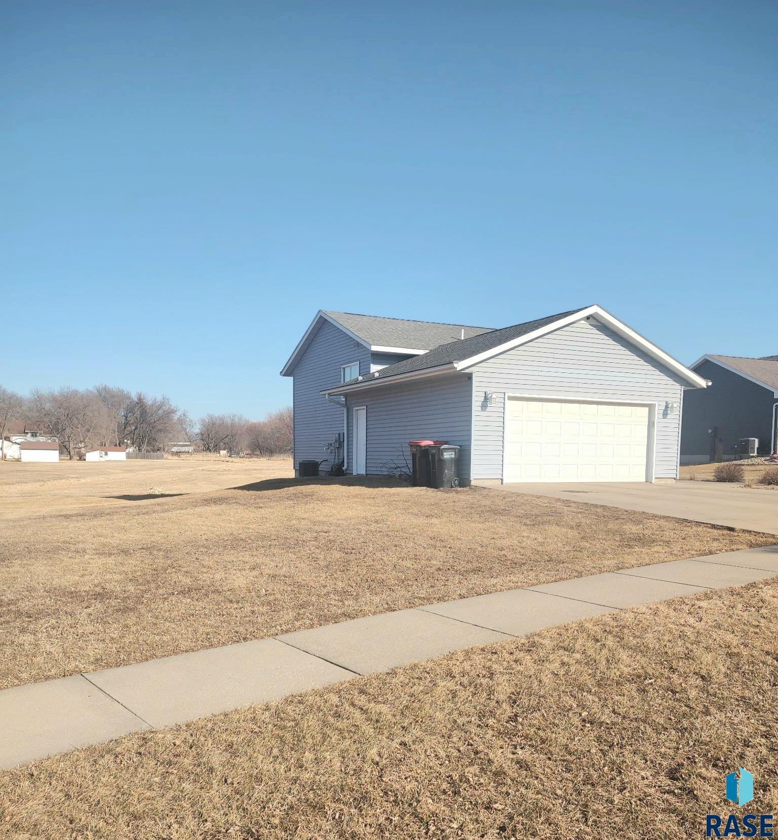 502 Kay Lee St Street, Valley Springs, South Dakota image 4