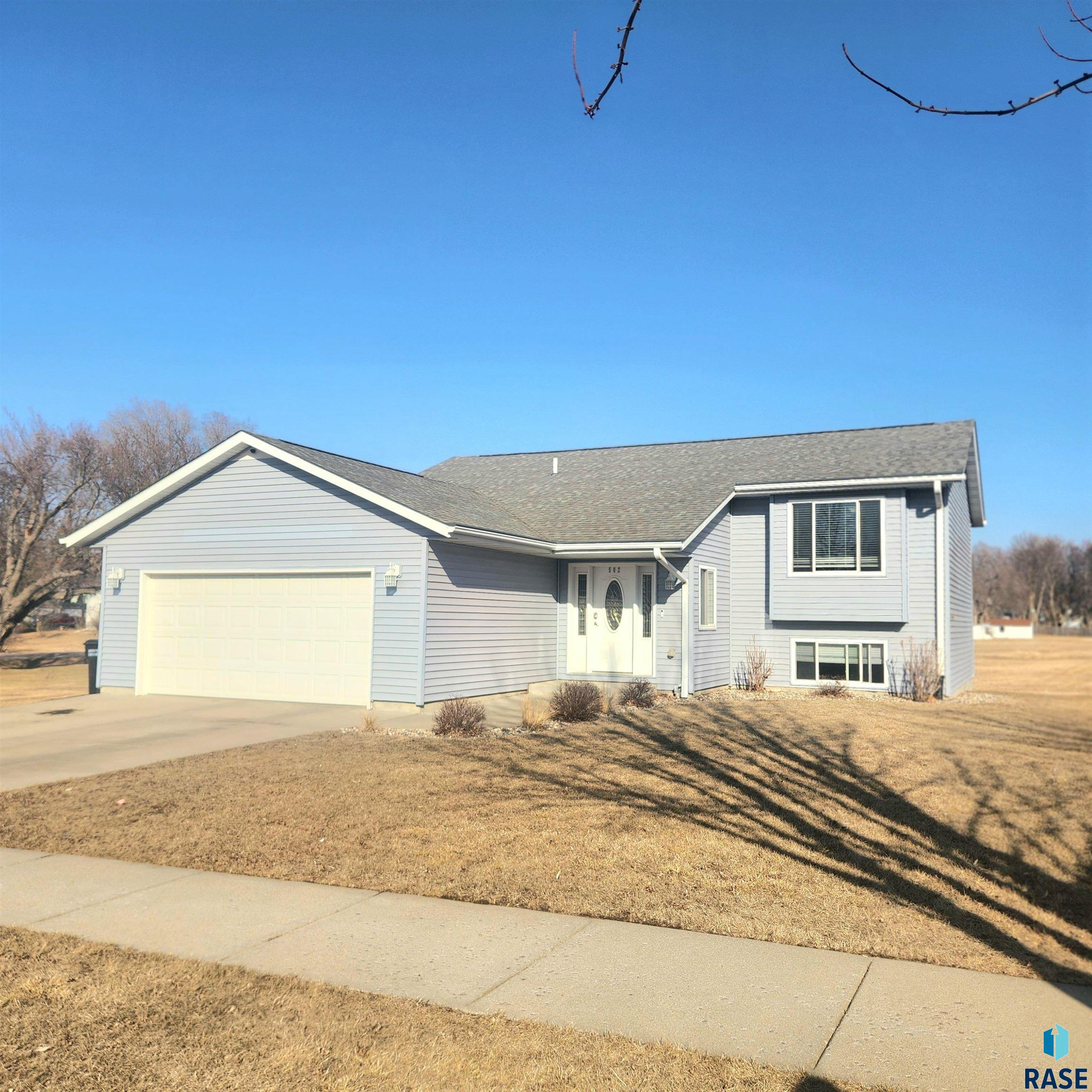 502 Kay Lee St Street, Valley Springs, South Dakota image 2