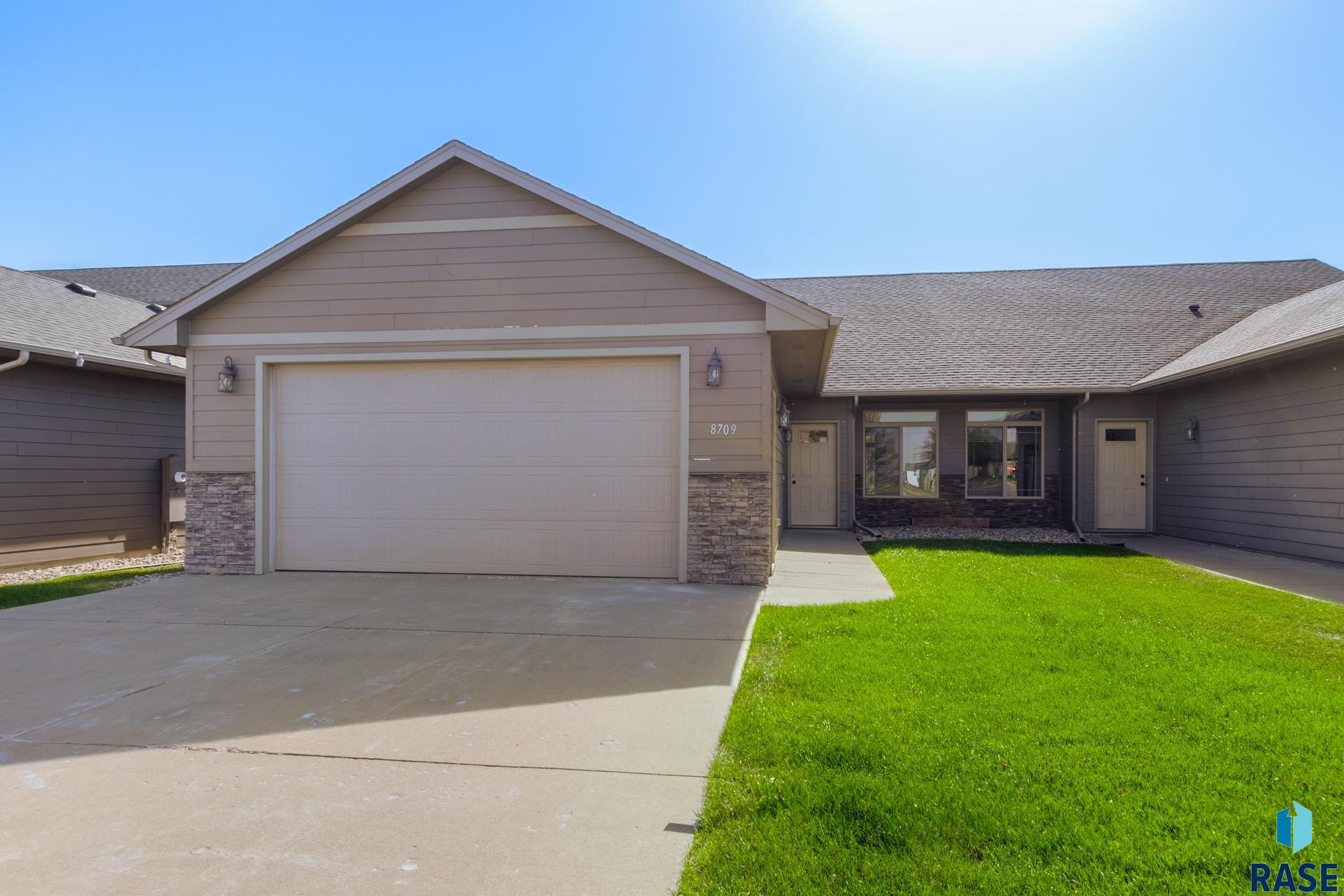 8709 W Annabelle St Street, Sioux Falls, South Dakota image 1