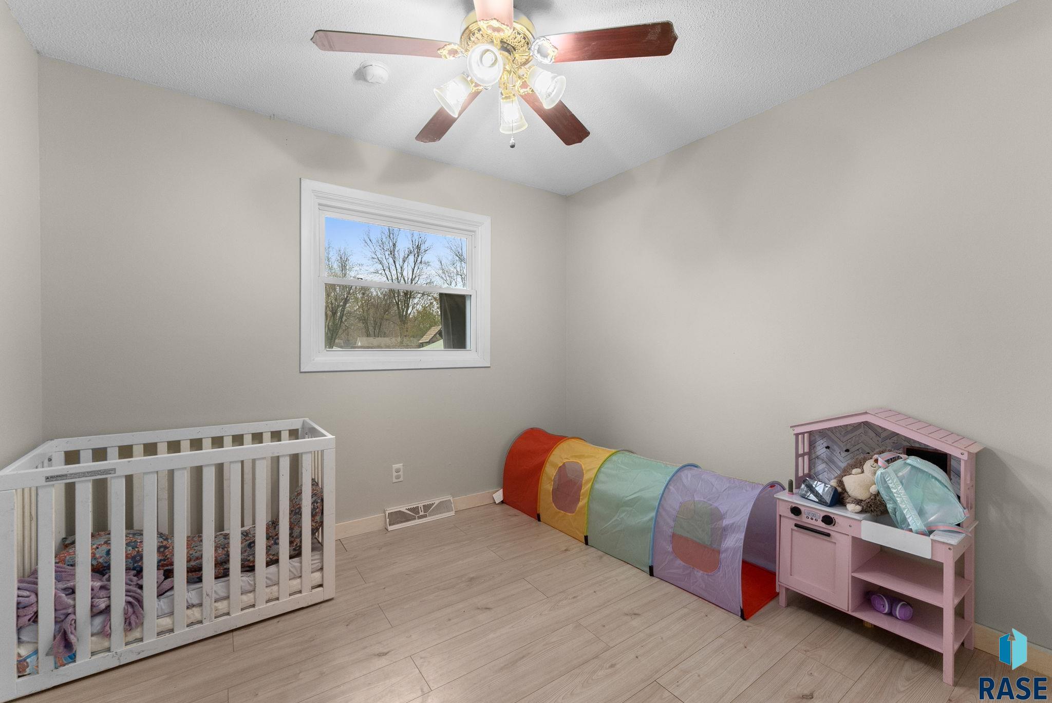 Sioux Falls, South Dakota 57106, United States, 4 Bedrooms Bedrooms, ,2 BathroomsBathrooms,Residential,Pending,116792