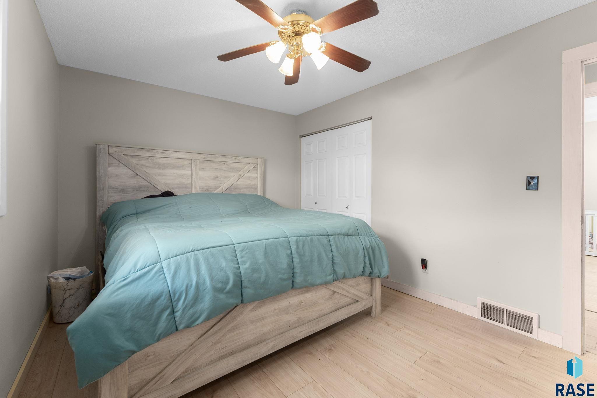 Sioux Falls, South Dakota 57106, United States, 4 Bedrooms Bedrooms, ,2 BathroomsBathrooms,Residential,Pending,116792