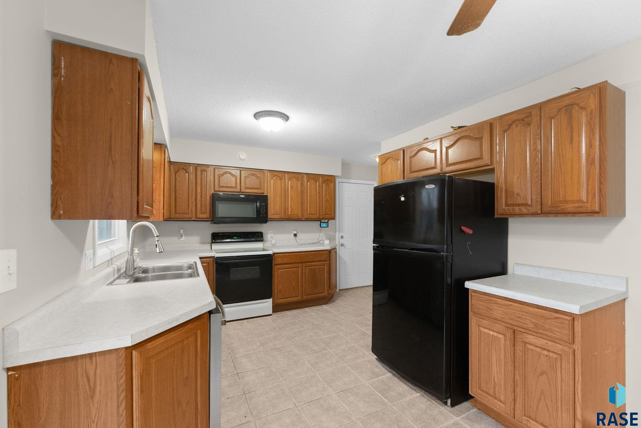 Sioux Falls, South Dakota 57106, United States, 4 Bedrooms Bedrooms, ,2 BathroomsBathrooms,Residential,Pending,116792