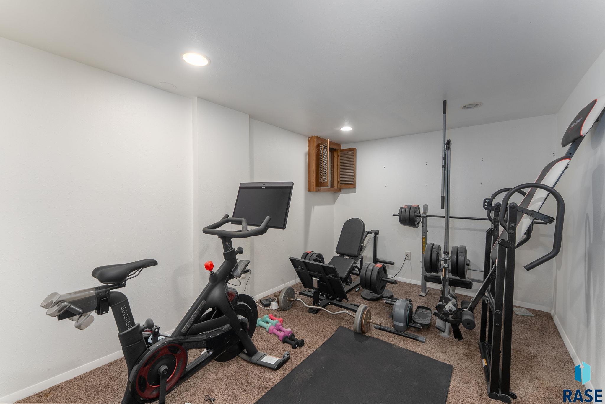 Sioux Falls, South Dakota 57106, United States, 4 Bedrooms Bedrooms, ,2 BathroomsBathrooms,Residential,Pending,116792