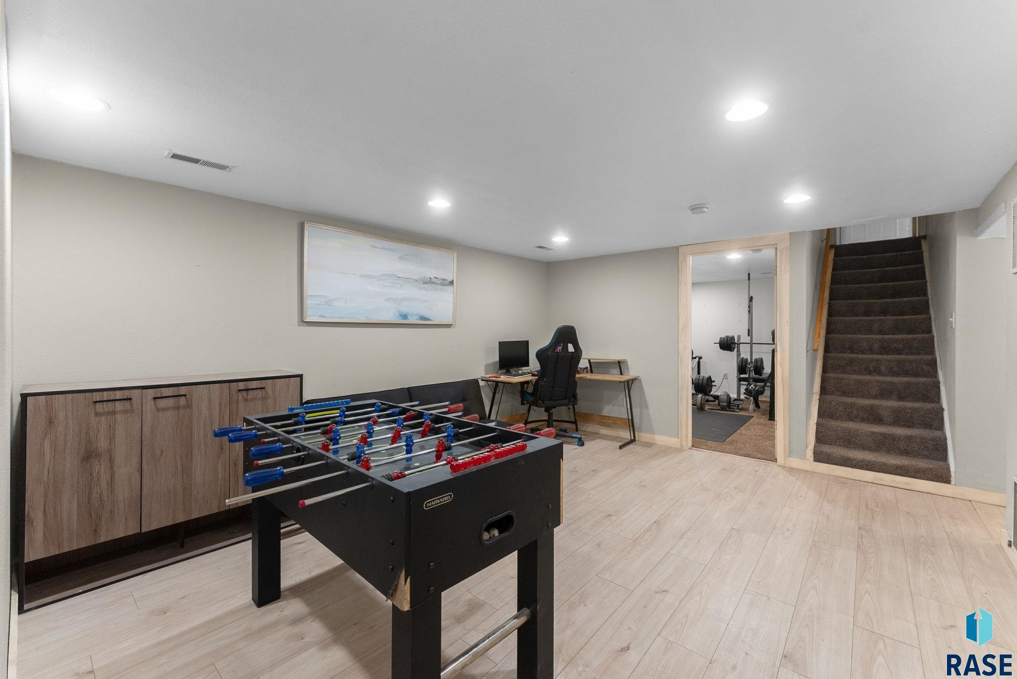 Sioux Falls, South Dakota 57106, United States, 4 Bedrooms Bedrooms, ,2 BathroomsBathrooms,Residential,Pending,116792