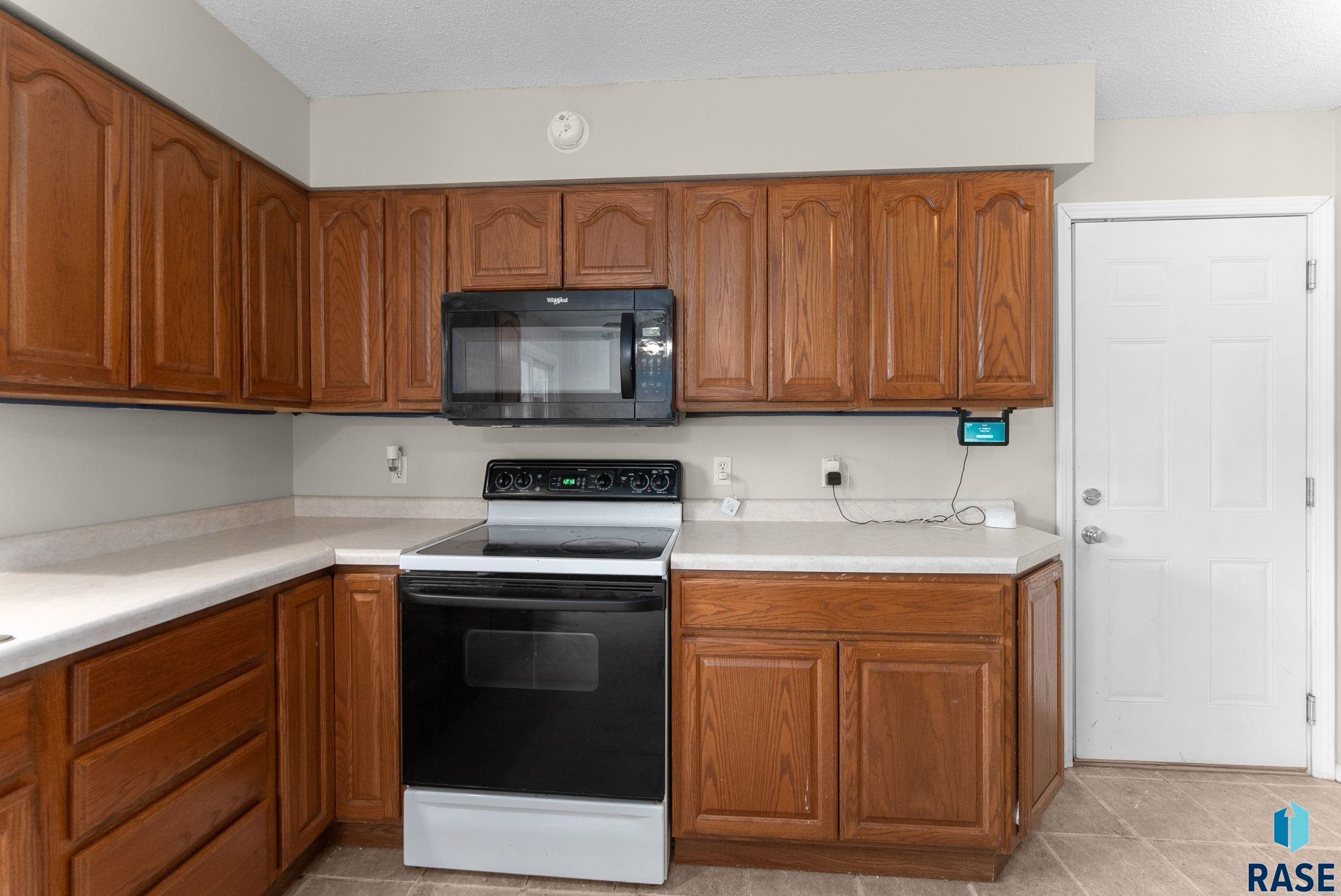 Sioux Falls, South Dakota 57106, United States, 4 Bedrooms Bedrooms, ,2 BathroomsBathrooms,Residential,Pending,116792