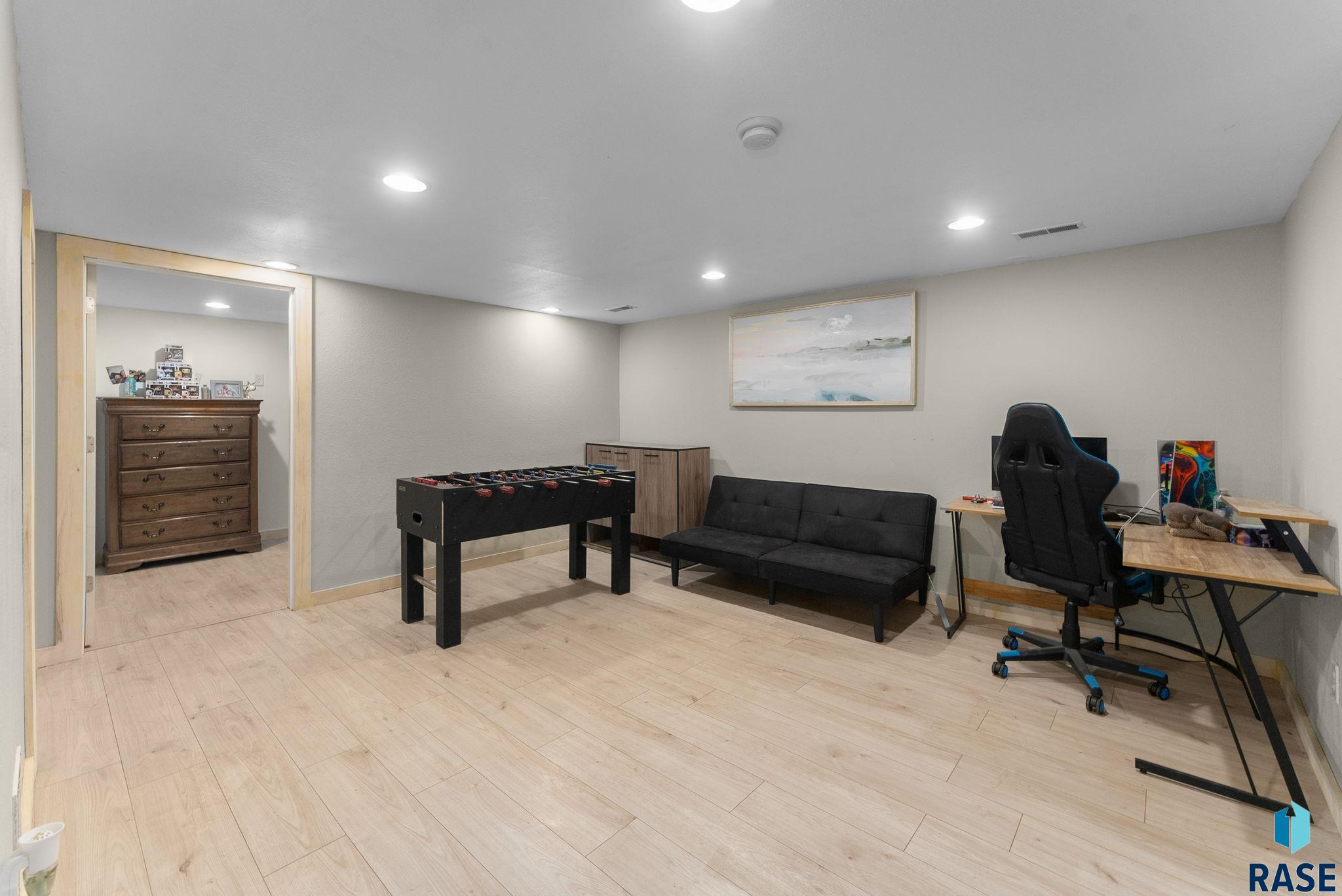 Sioux Falls, South Dakota 57106, United States, 4 Bedrooms Bedrooms, ,2 BathroomsBathrooms,Residential,Pending,116792