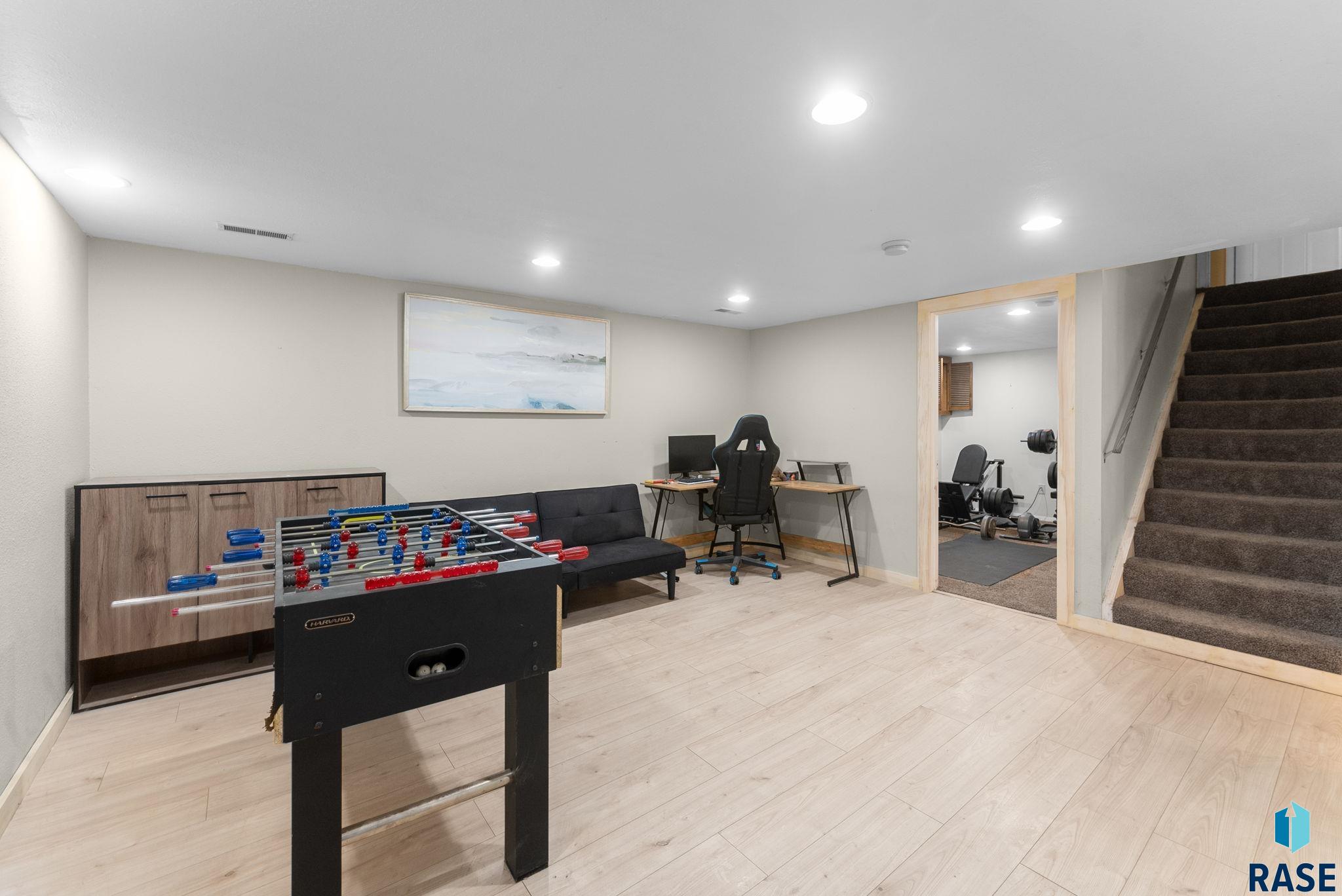 Sioux Falls, South Dakota 57106, United States, 4 Bedrooms Bedrooms, ,2 BathroomsBathrooms,Residential,Pending,116792