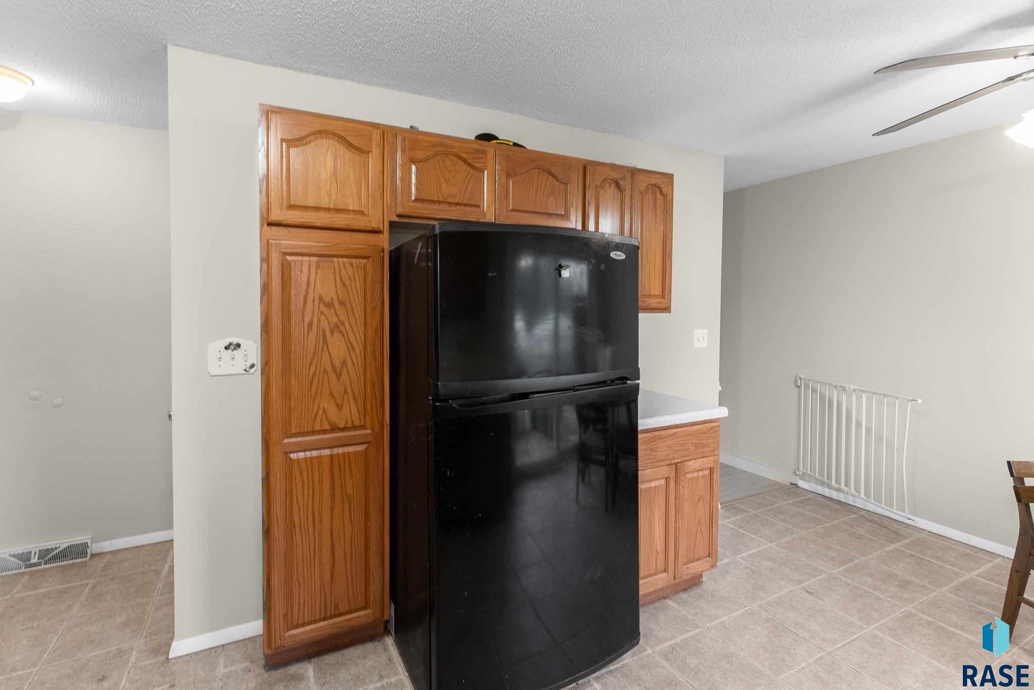 Sioux Falls, South Dakota 57106, United States, 4 Bedrooms Bedrooms, ,2 BathroomsBathrooms,Residential,Pending,116792