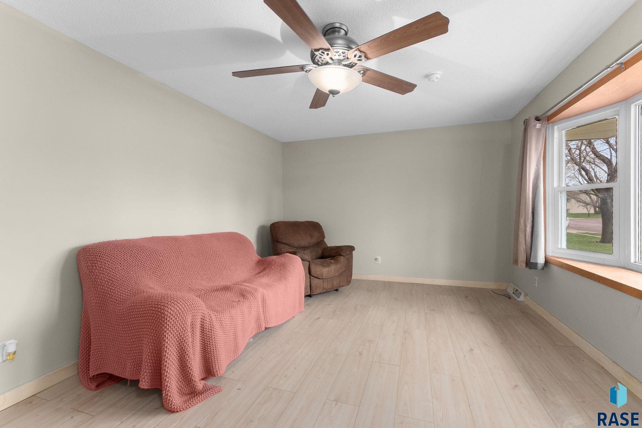 Sioux Falls, South Dakota 57106, United States, 4 Bedrooms Bedrooms, ,2 BathroomsBathrooms,Residential,Pending,116792