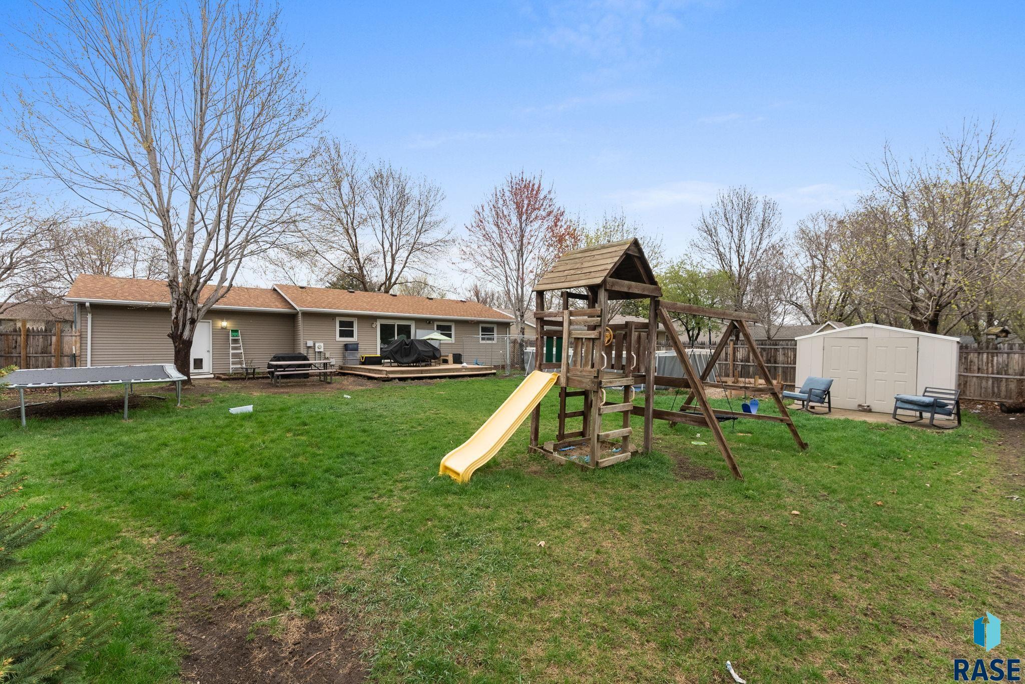 Sioux Falls, South Dakota 57106, United States, 4 Bedrooms Bedrooms, ,2 BathroomsBathrooms,Residential,Pending,116792