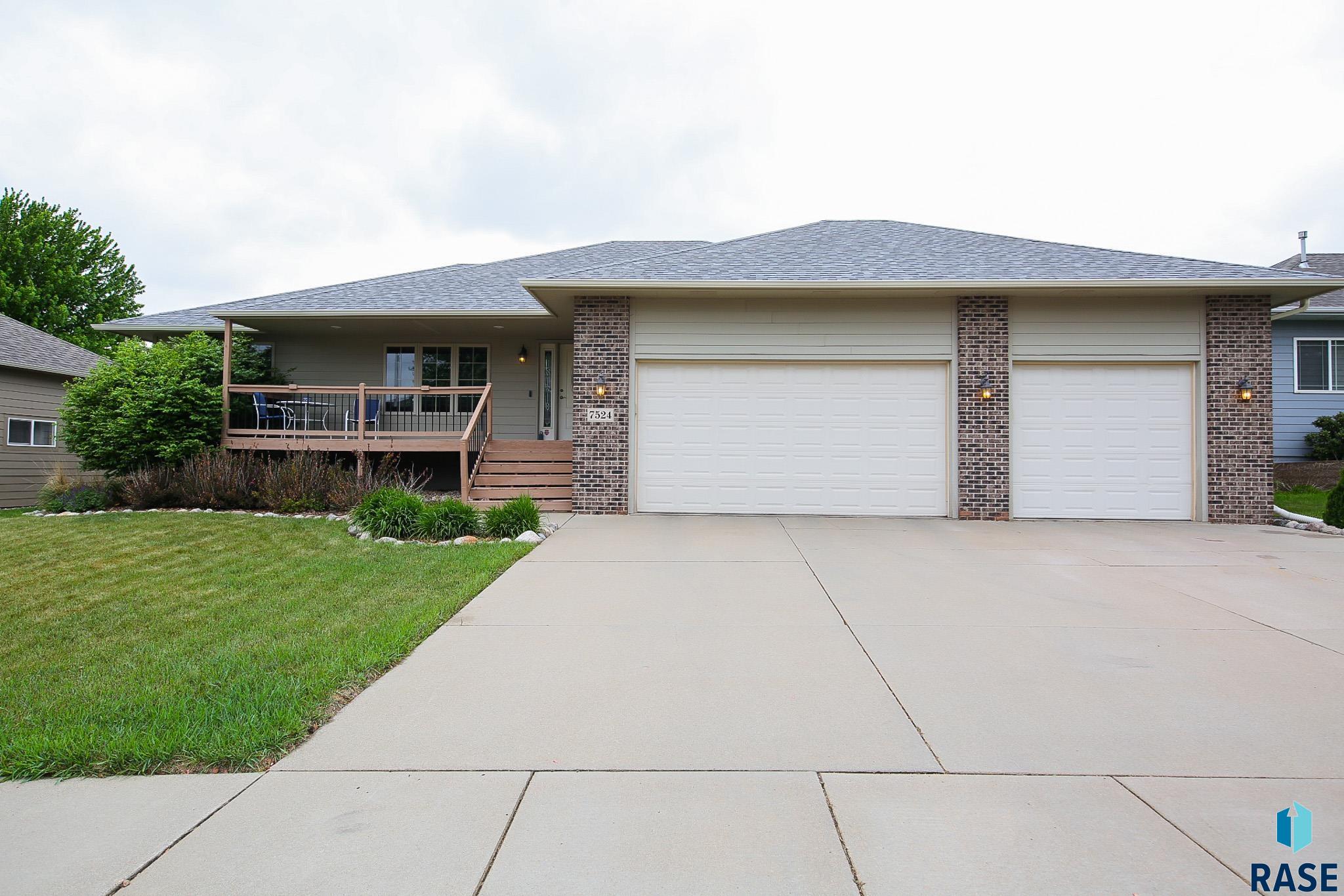 7524 W Boysenberry St Street, Sioux Falls, New Jersey image 1
