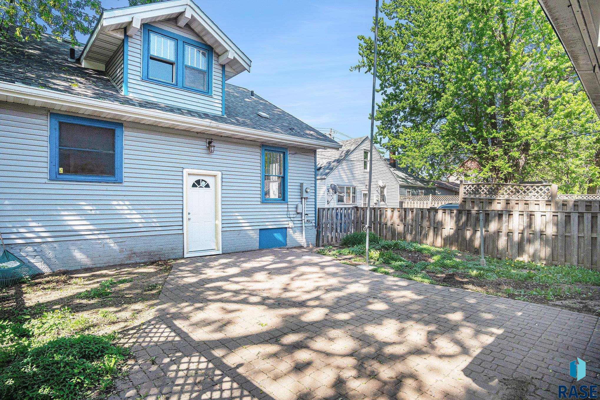 1501 E 6th St Street, Sioux Falls, New Jersey image 3