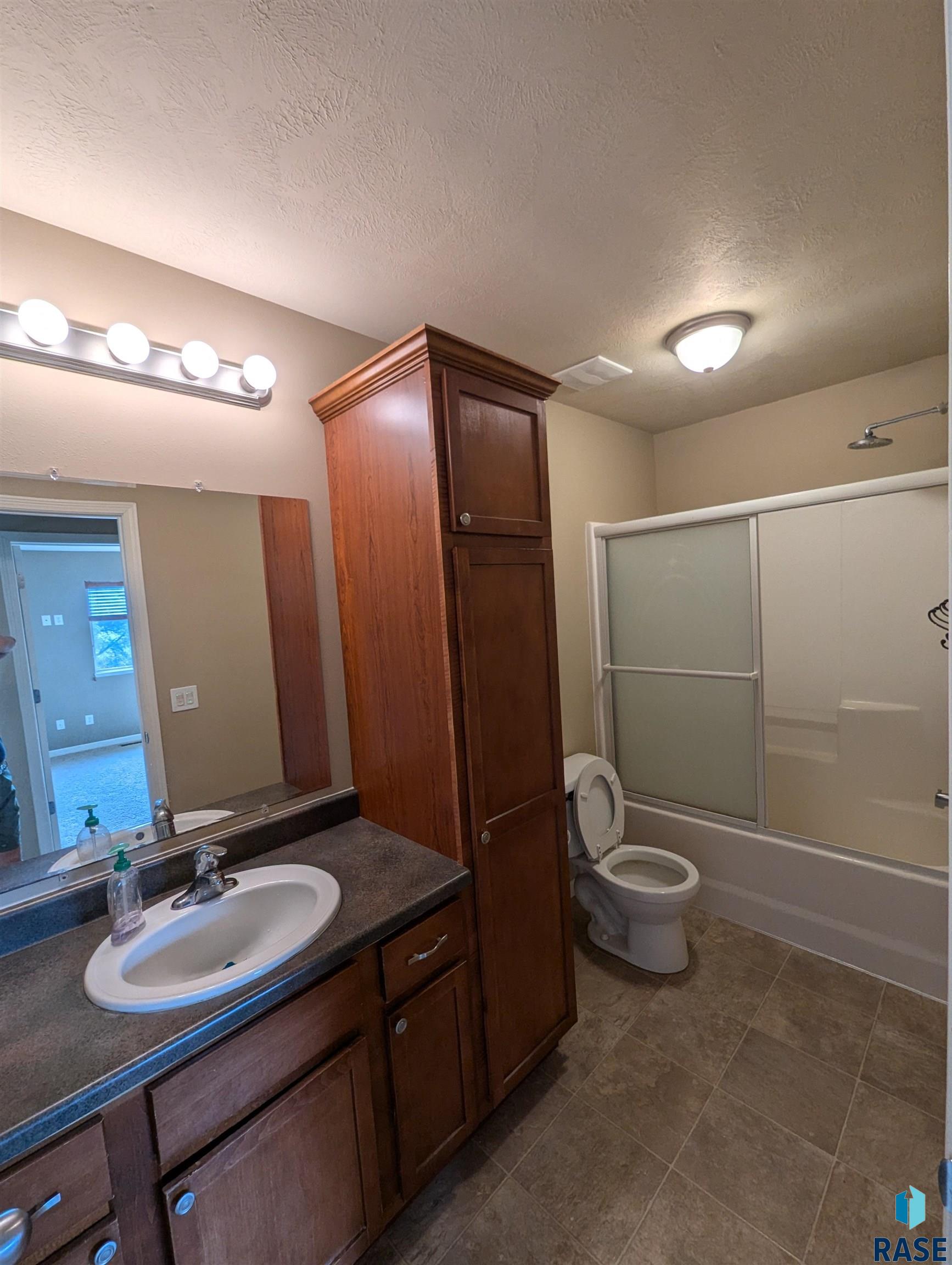 1313 W Creekside Dr Drive, Brandon, South Dakota image 14