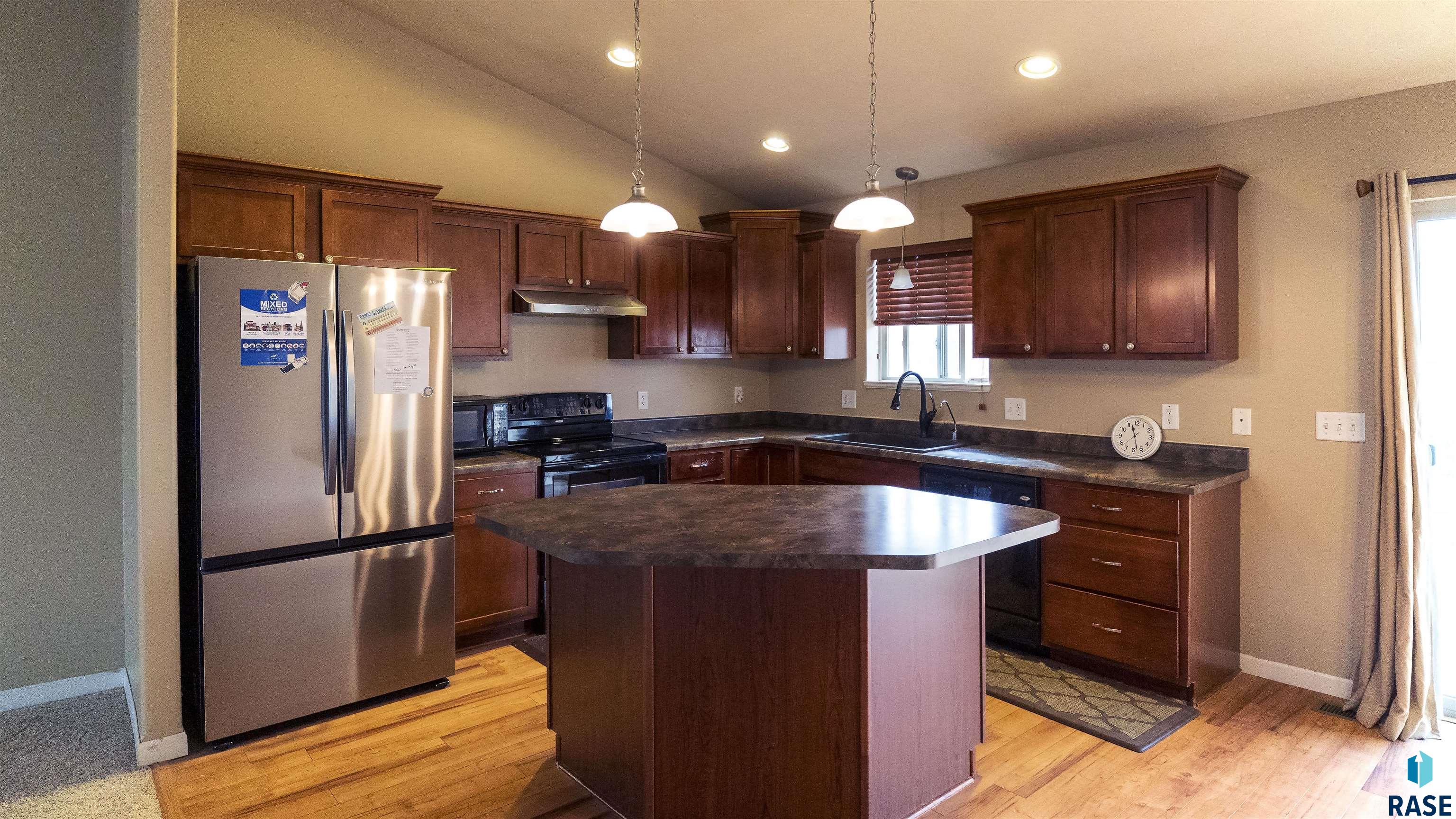 1313 W Creekside Dr Drive, Brandon, South Dakota image 6