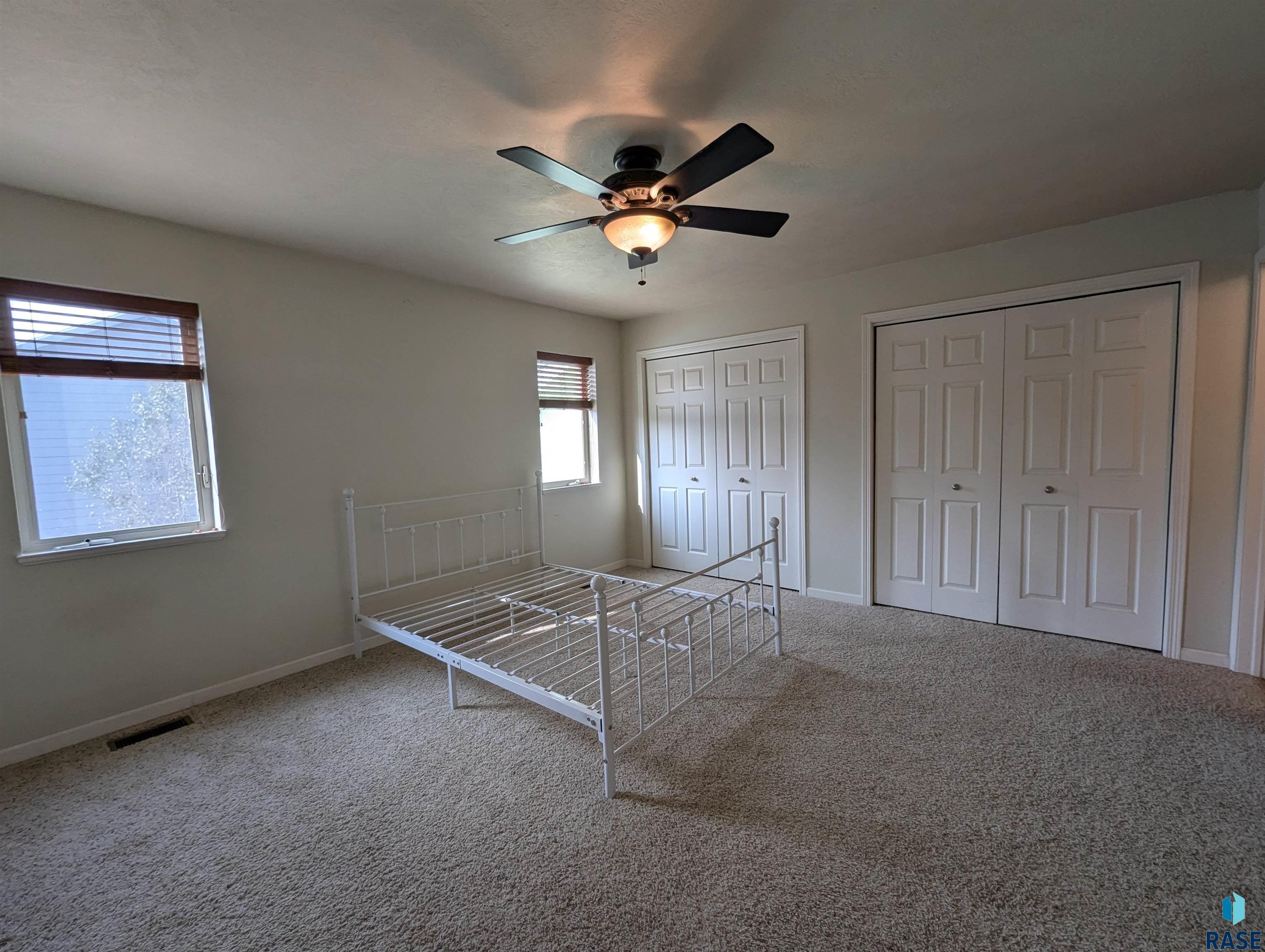 1313 W Creekside Dr Drive, Brandon, South Dakota image 8