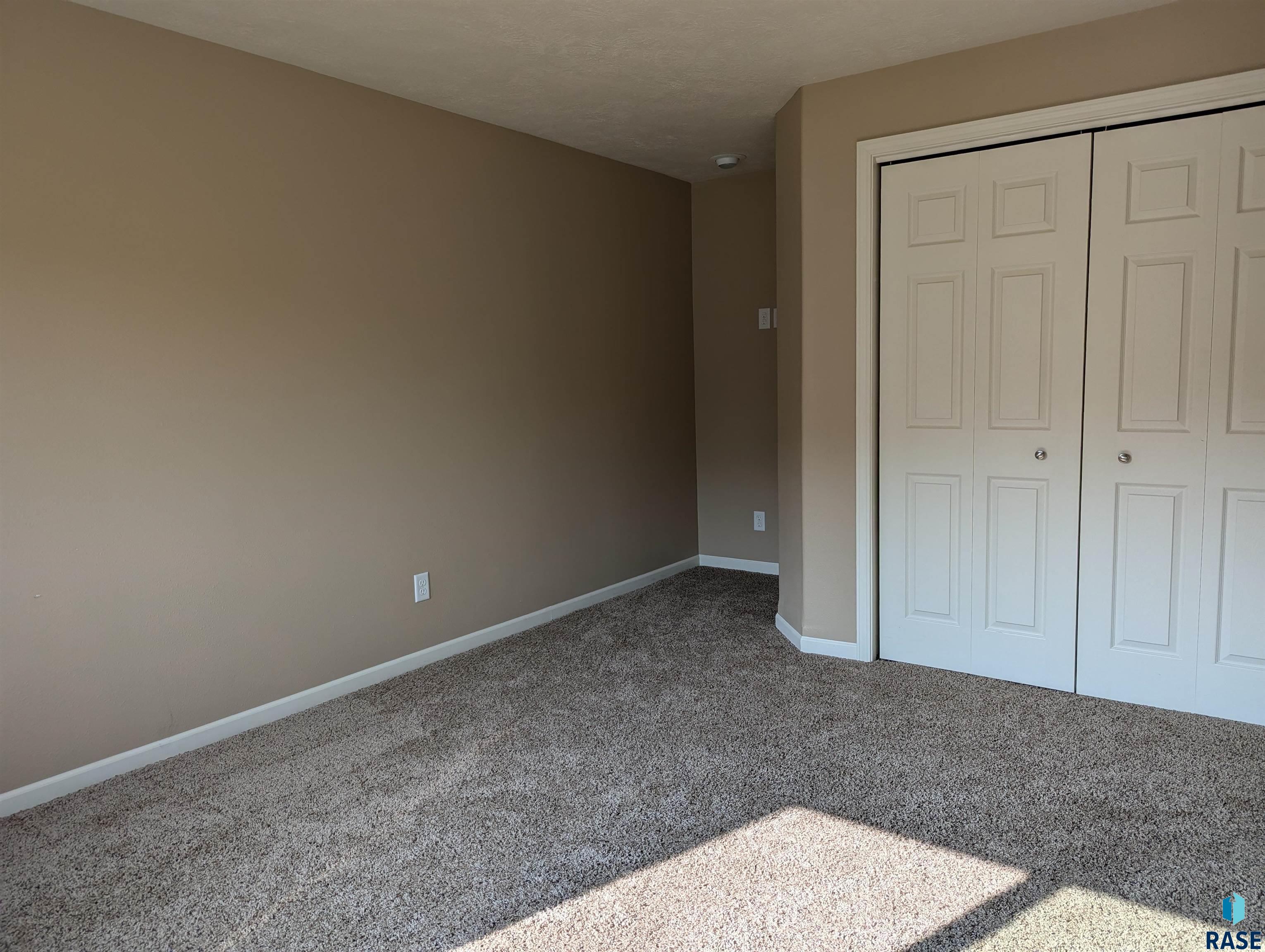 1313 W Creekside Dr Drive, Brandon, South Dakota image 19