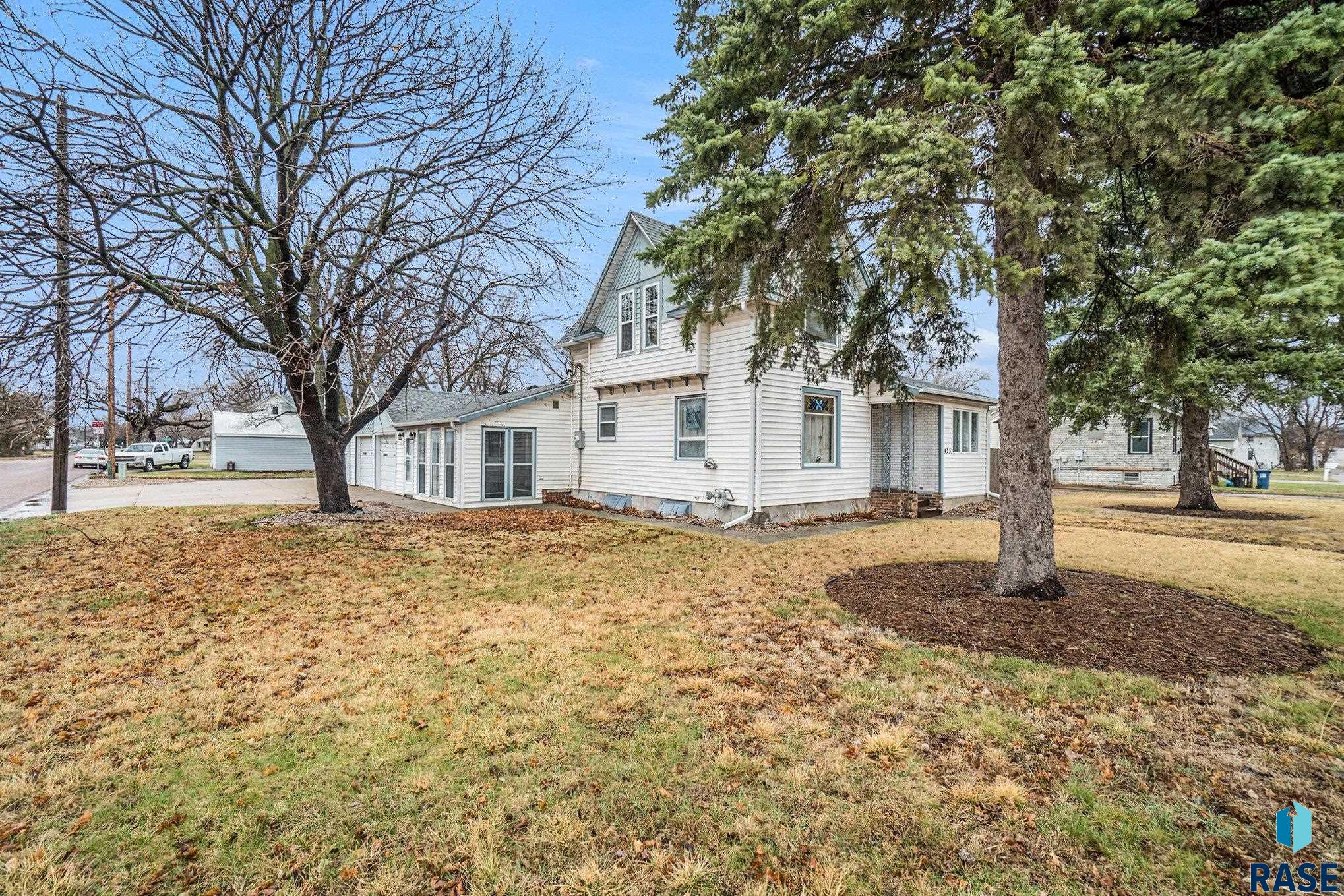 425 S Lincoln St Street, Canton, South Dakota image 2
