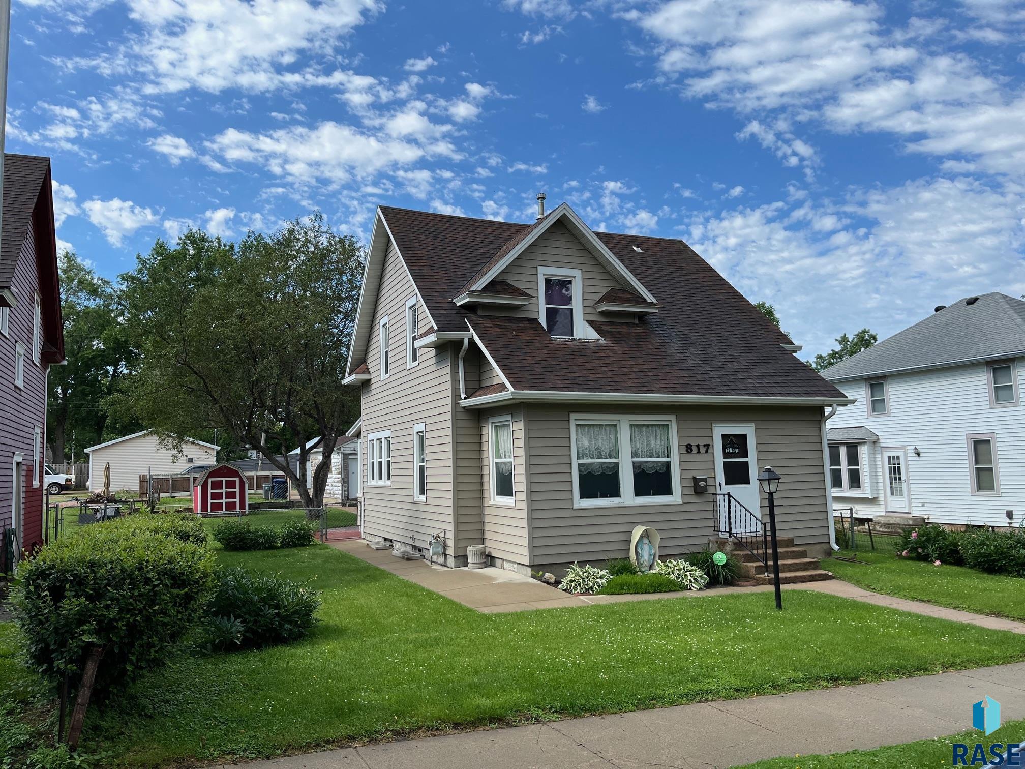 817 W 7th St Street, Sioux Falls, South Dakota image 1