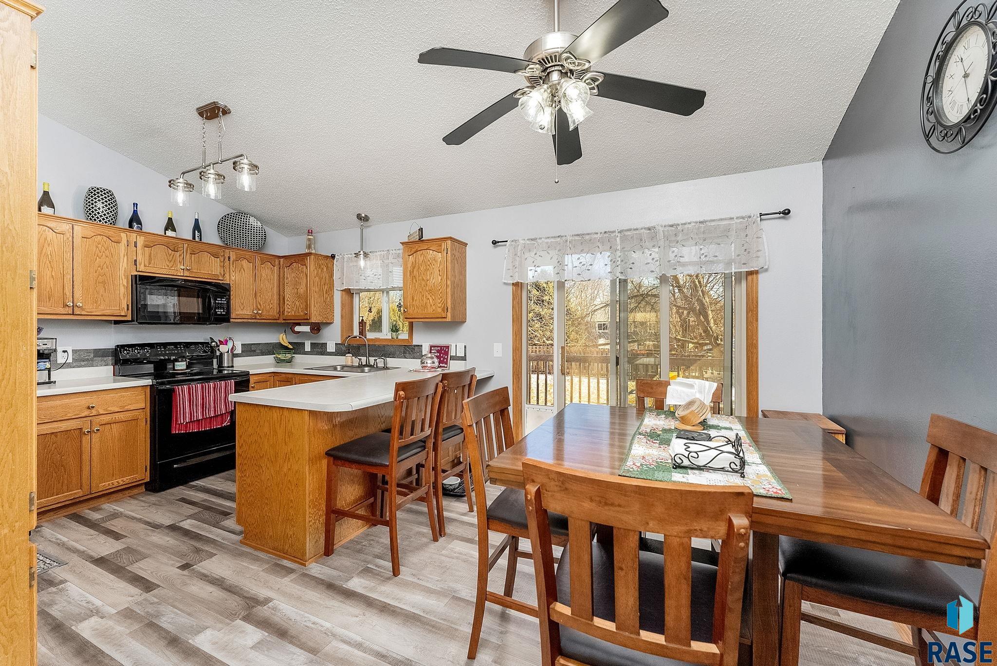 624 Hickory Ln Lane, Harrisburg, South Dakota image 5