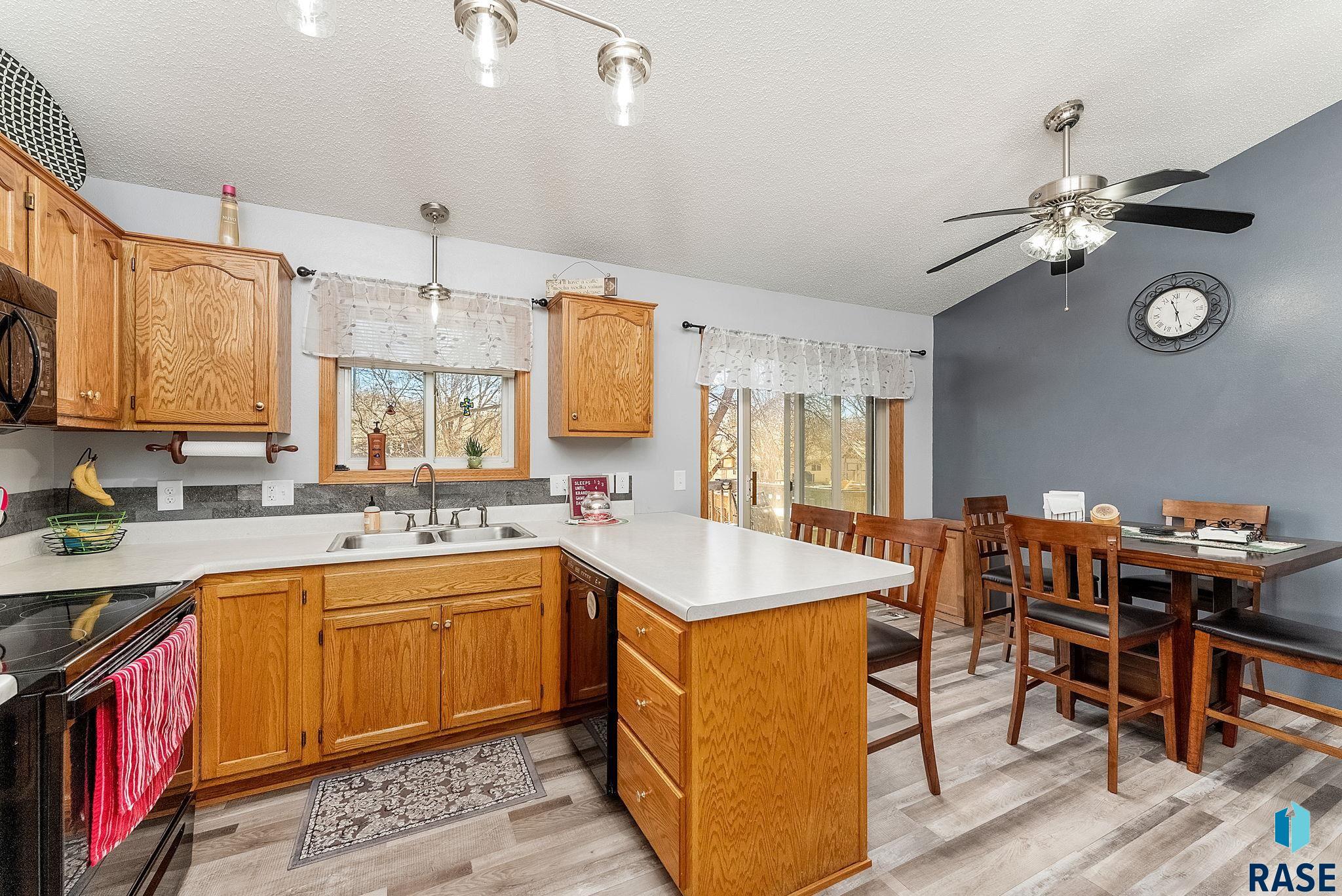 624 Hickory Ln Lane, Harrisburg, South Dakota image 6
