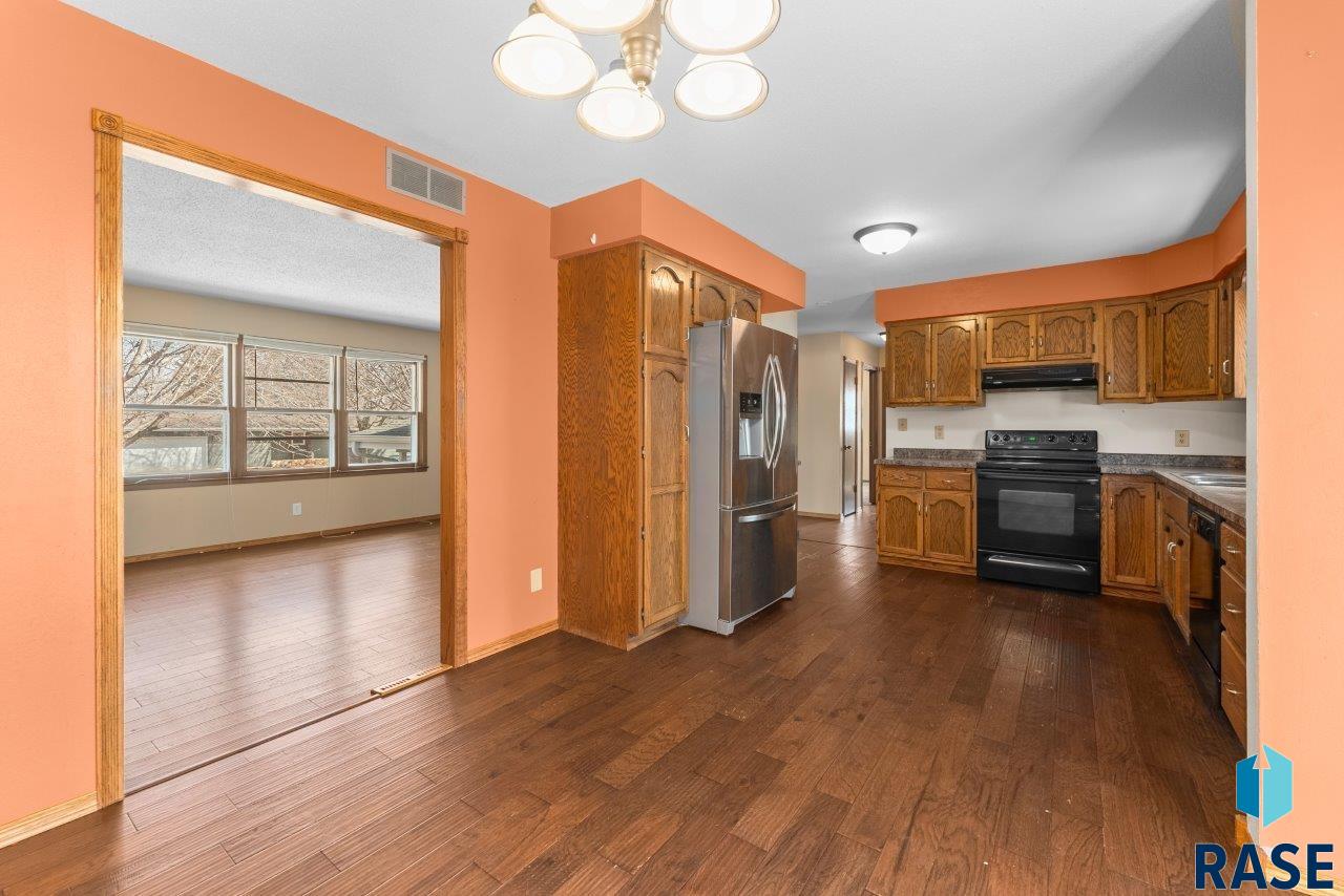 409 S 8th Ave Avenue, Brandon, South Dakota image 8